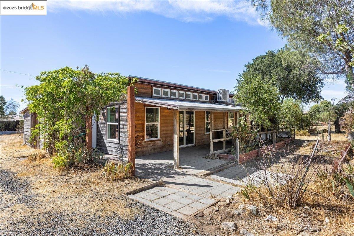 Detail Gallery Image 33 of 60 For 5665 Victoria Ln, Livermore,  CA 94550 - 3 Beds | 2 Baths