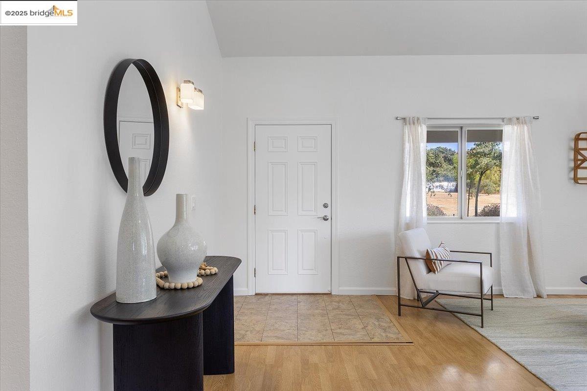 Detail Gallery Image 5 of 60 For 5665 Victoria Ln, Livermore,  CA 94550 - 3 Beds | 2 Baths