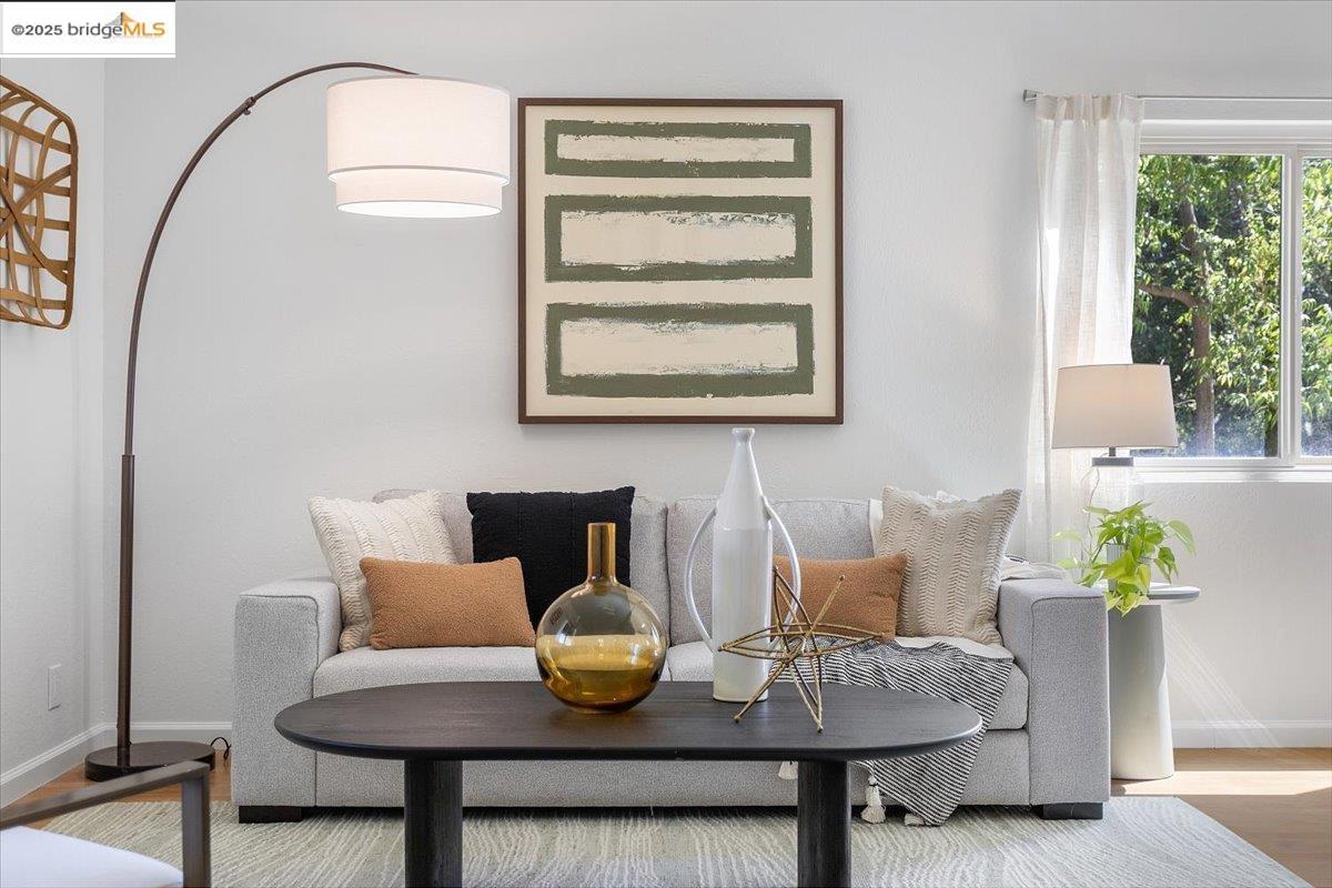 Detail Gallery Image 7 of 60 For 5665 Victoria Ln, Livermore,  CA 94550 - 3 Beds | 2 Baths