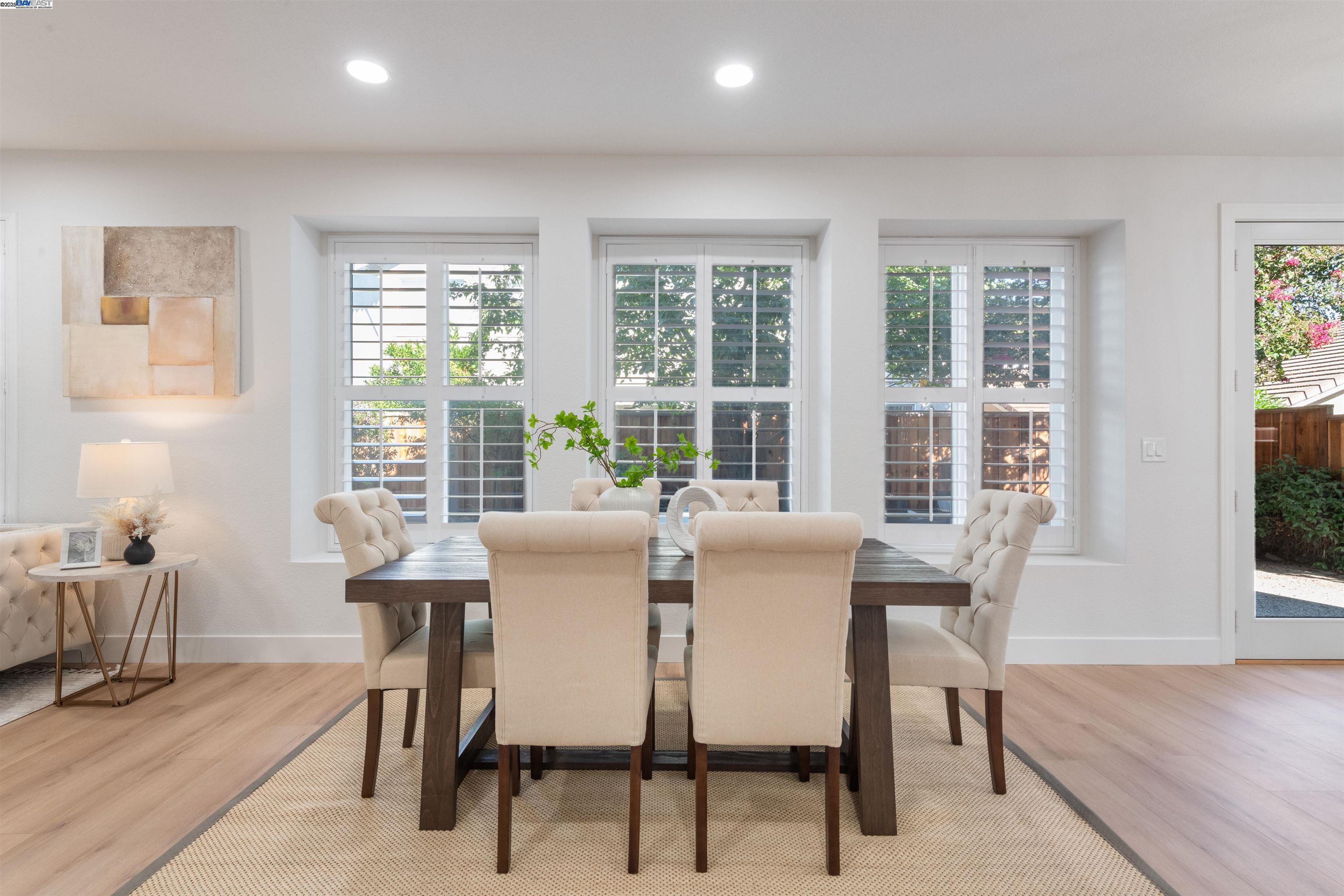 Detail Gallery Image 14 of 48 For 4667 Myrtle Dr, Dublin,  CA 94568 - 4 Beds | 2/1 Baths