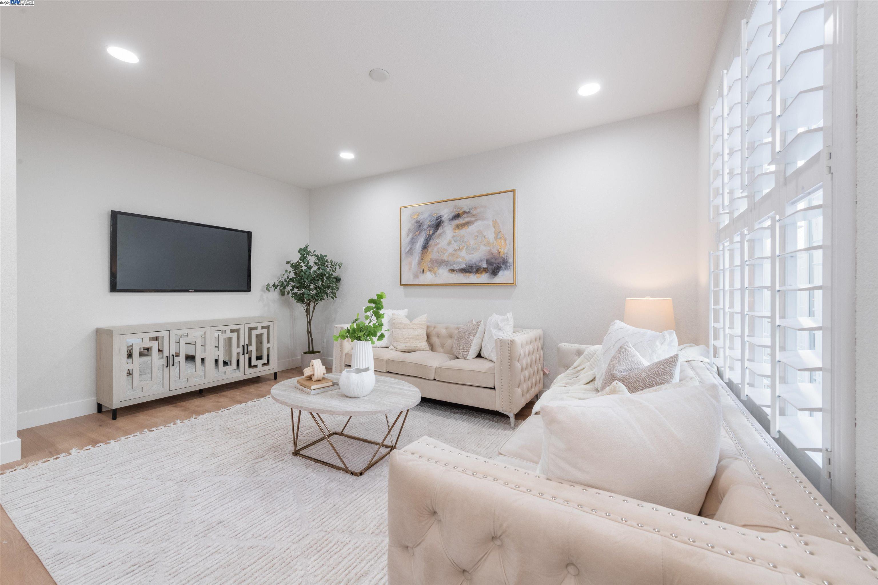 Detail Gallery Image 16 of 48 For 4667 Myrtle Dr, Dublin,  CA 94568 - 4 Beds | 2/1 Baths