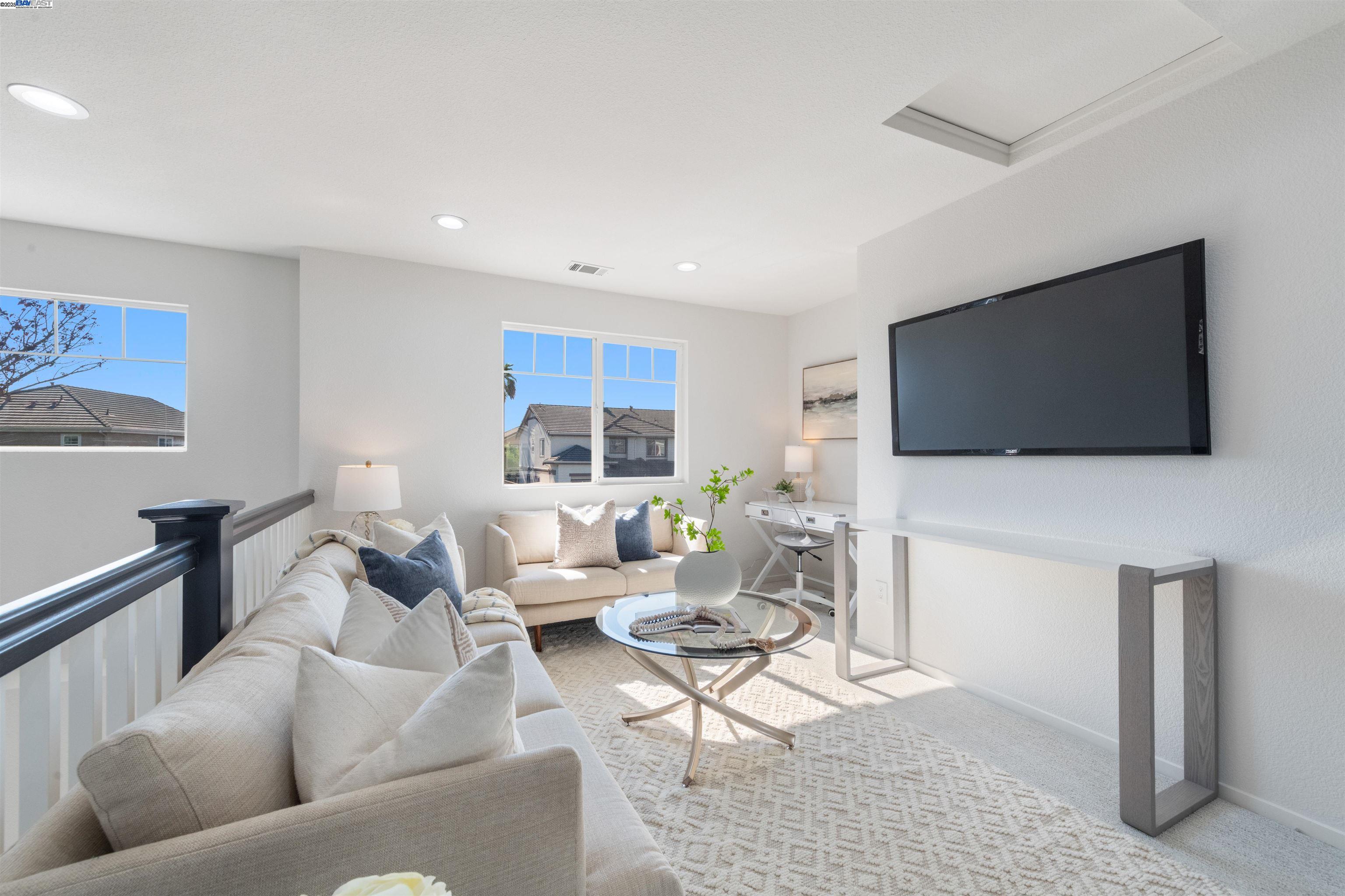 Detail Gallery Image 20 of 48 For 4667 Myrtle Dr, Dublin,  CA 94568 - 4 Beds | 2/1 Baths