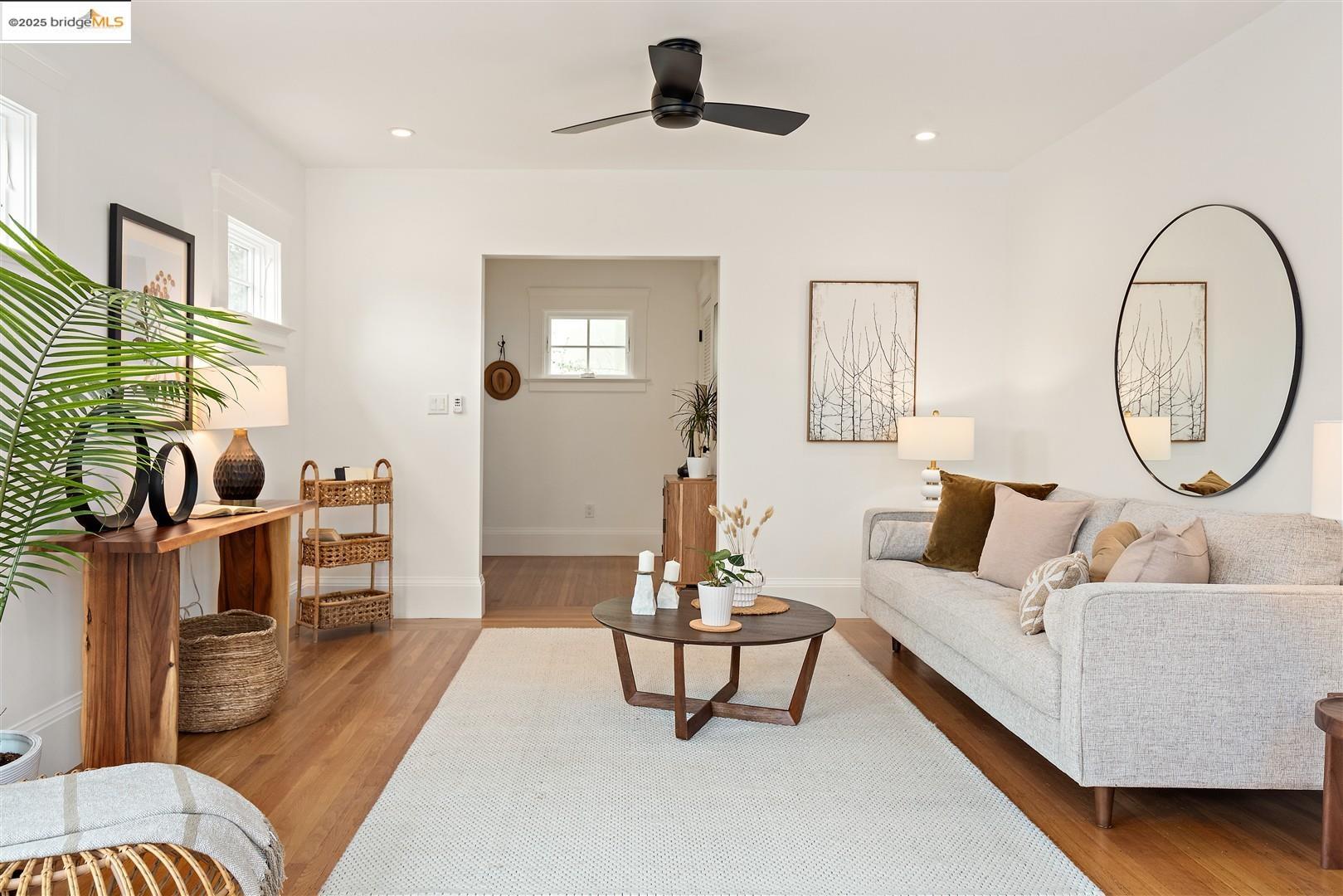 Detail Gallery Image 10 of 51 For 719 Walavista, Oakland,  CA 94610 - 3 Beds | 3 Baths
