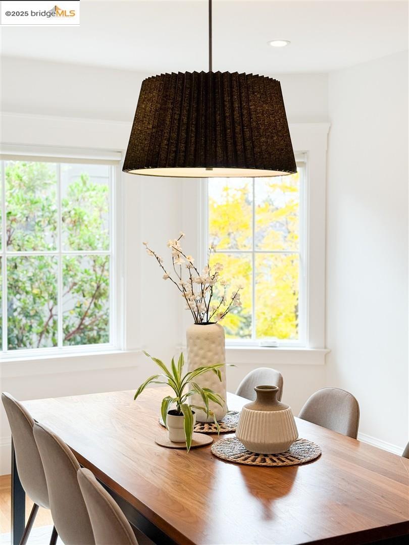 Detail Gallery Image 14 of 51 For 719 Walavista, Oakland,  CA 94610 - 3 Beds | 3 Baths
