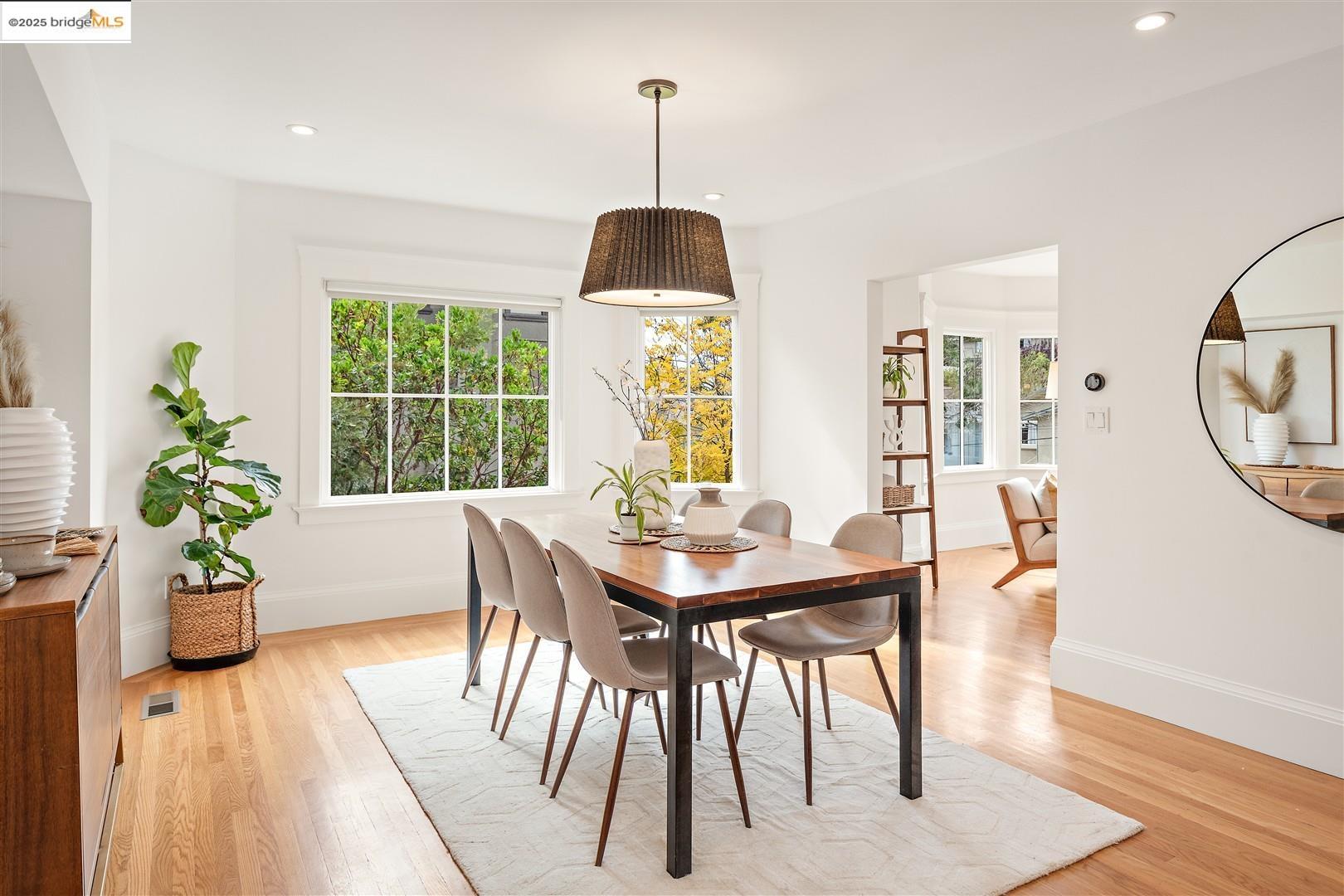 Detail Gallery Image 16 of 51 For 719 Walavista, Oakland,  CA 94610 - 3 Beds | 3 Baths