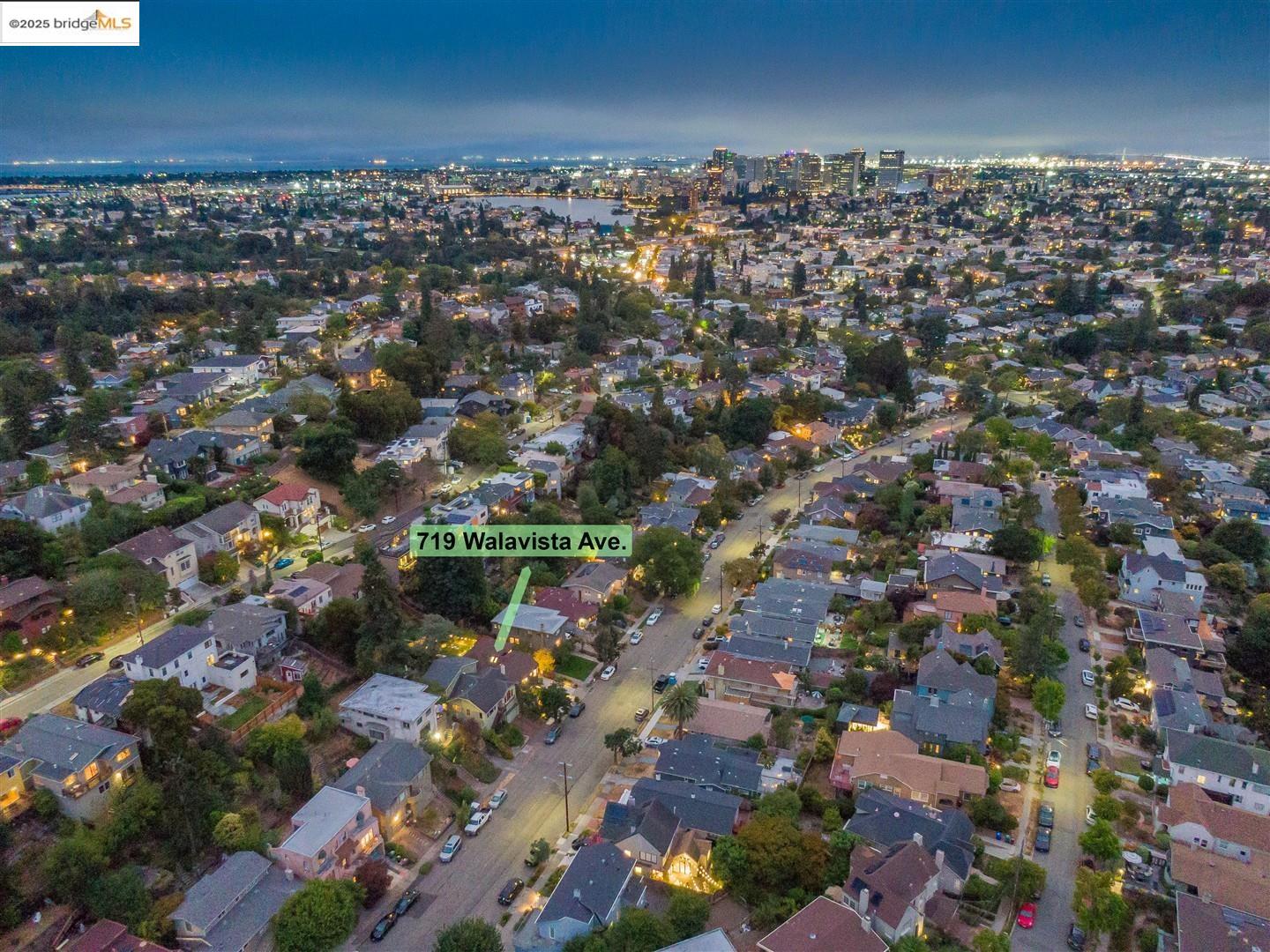 Detail Gallery Image 3 of 51 For 719 Walavista, Oakland,  CA 94610 - 3 Beds | 3 Baths