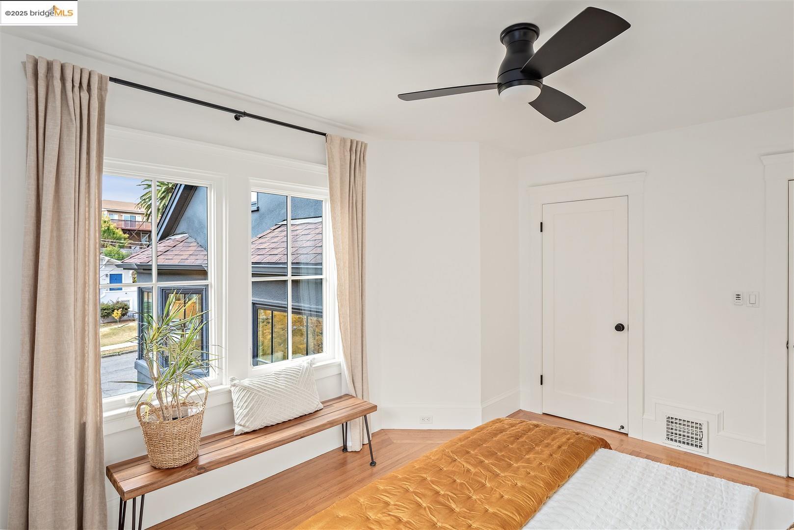 Detail Gallery Image 26 of 51 For 719 Walavista, Oakland,  CA 94610 - 3 Beds | 3 Baths