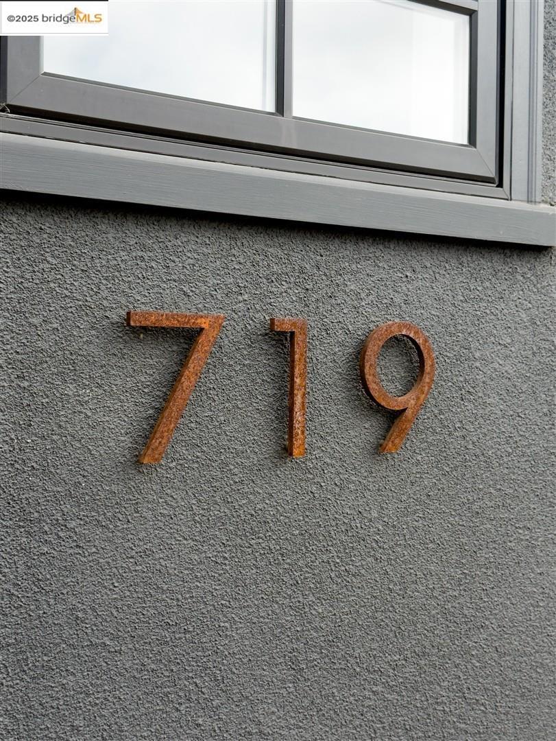 Detail Gallery Image 4 of 51 For 719 Walavista, Oakland,  CA 94610 - 3 Beds | 3 Baths