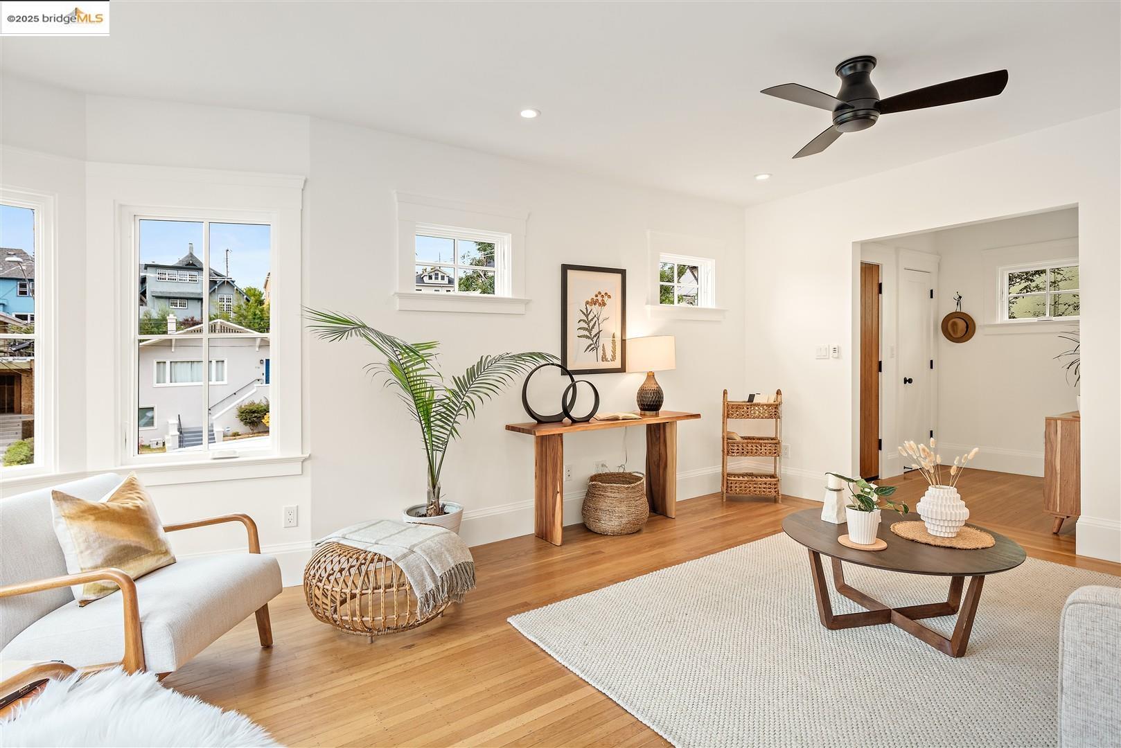 Detail Gallery Image 7 of 51 For 719 Walavista, Oakland,  CA 94610 - 3 Beds | 3 Baths