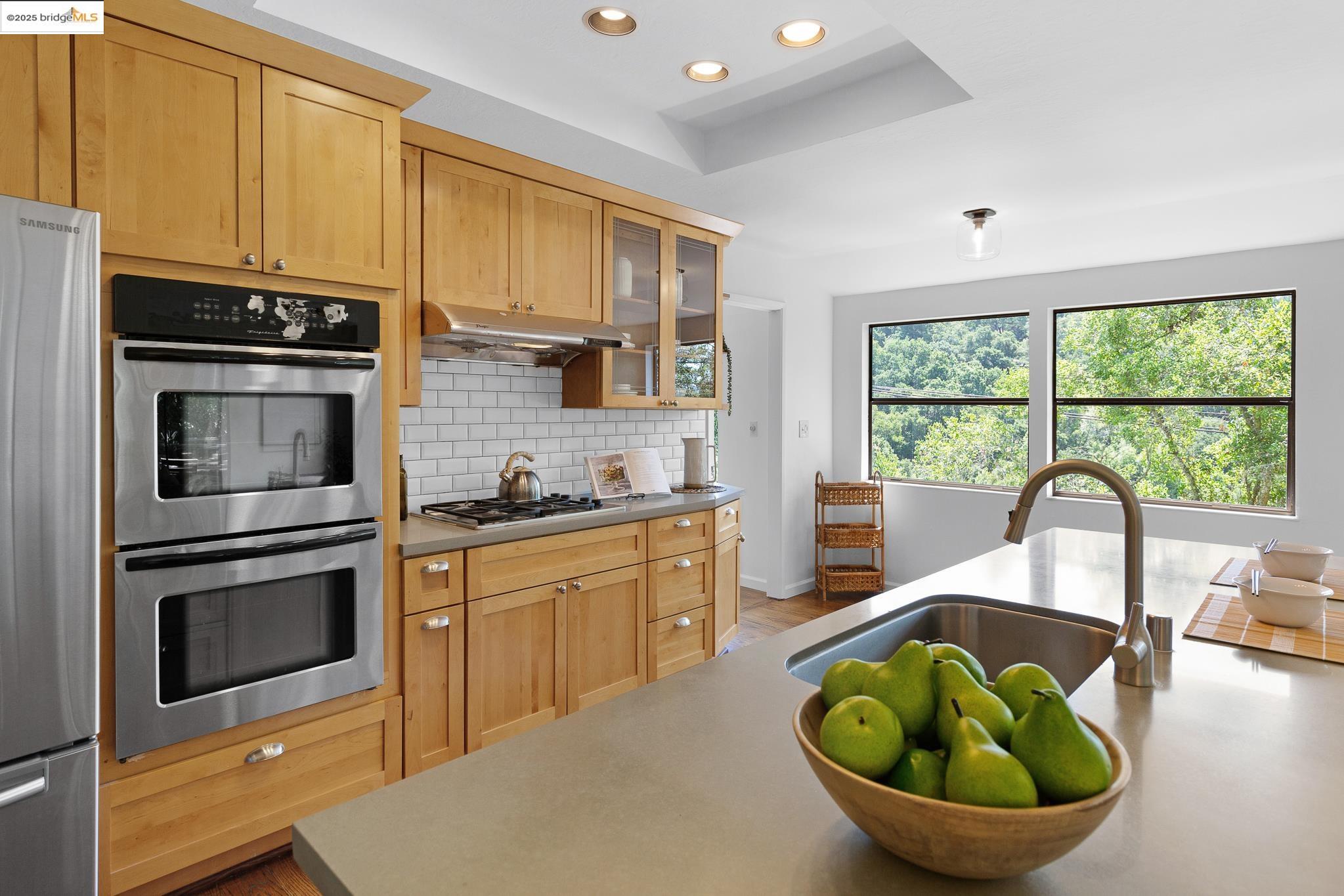 Detail Gallery Image 11 of 60 For 151 La Espiral, Orinda,  CA 94563 - 4 Beds | 2 Baths