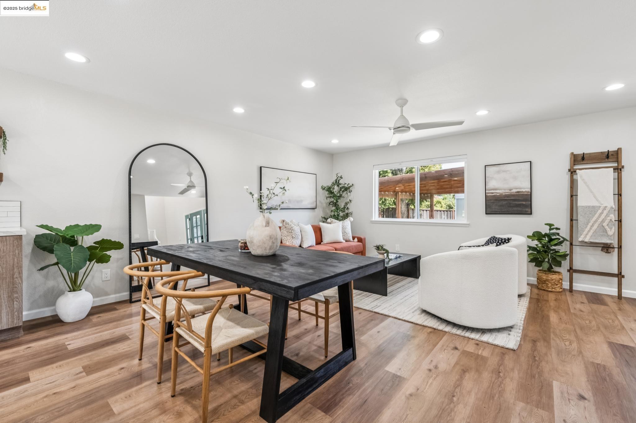 Detail Gallery Image 12 of 60 For 1051 Kaski Ln, Concord,  CA 94518 - 4 Beds | 2/1 Baths
