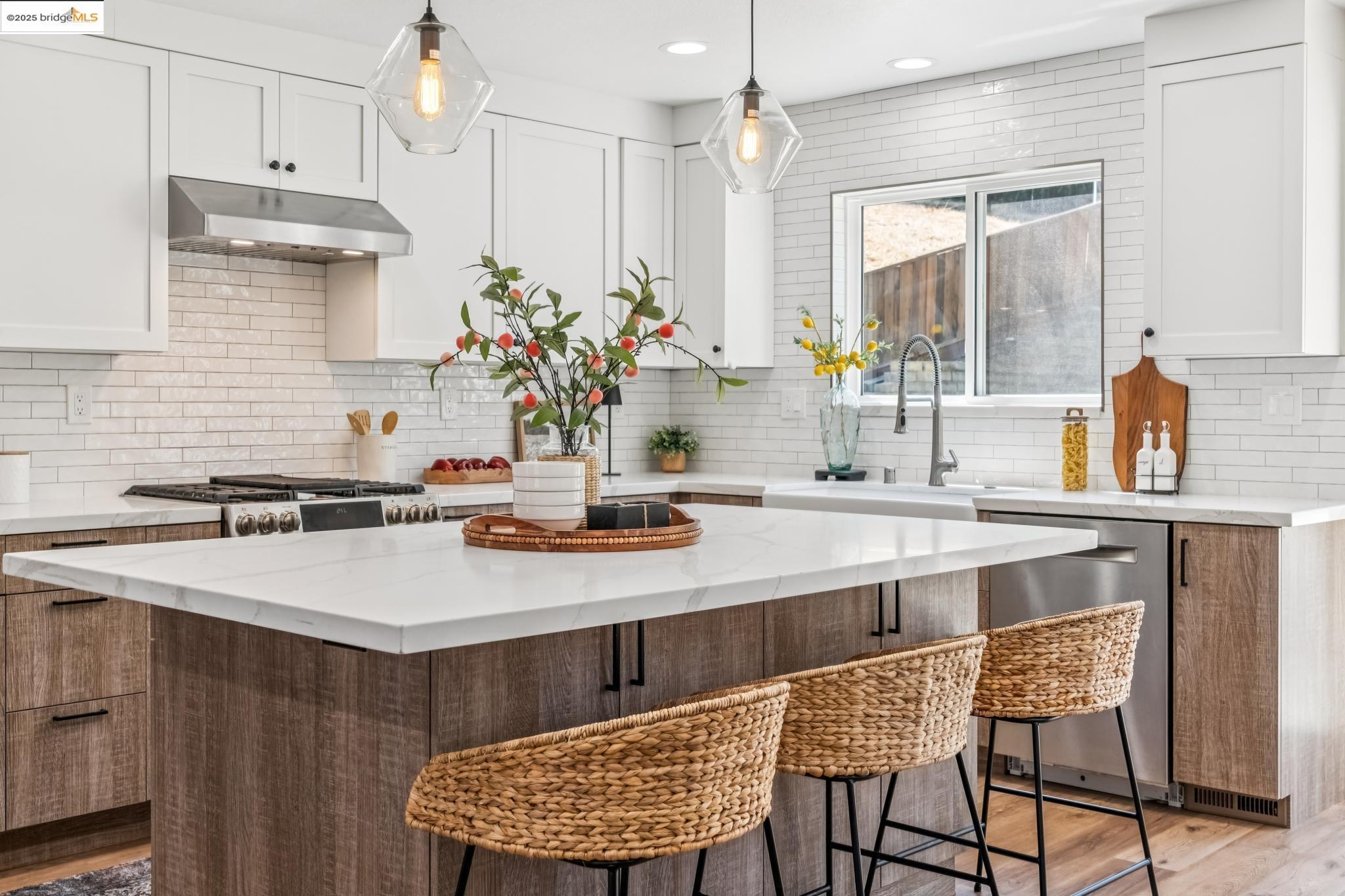Detail Gallery Image 15 of 60 For 1051 Kaski Ln, Concord,  CA 94518 - 4 Beds | 2/1 Baths