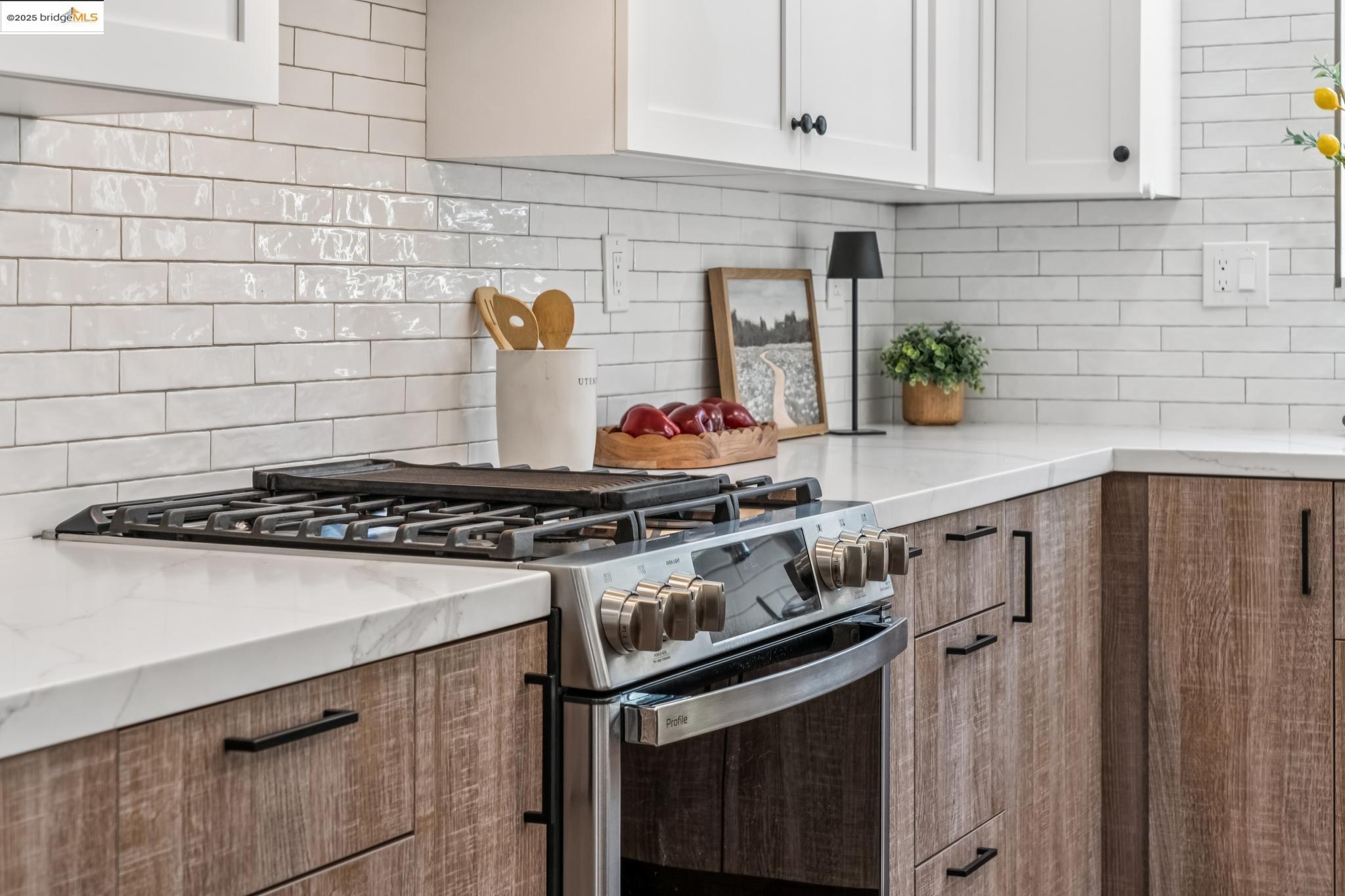 Detail Gallery Image 18 of 60 For 1051 Kaski Ln, Concord,  CA 94518 - 4 Beds | 2/1 Baths