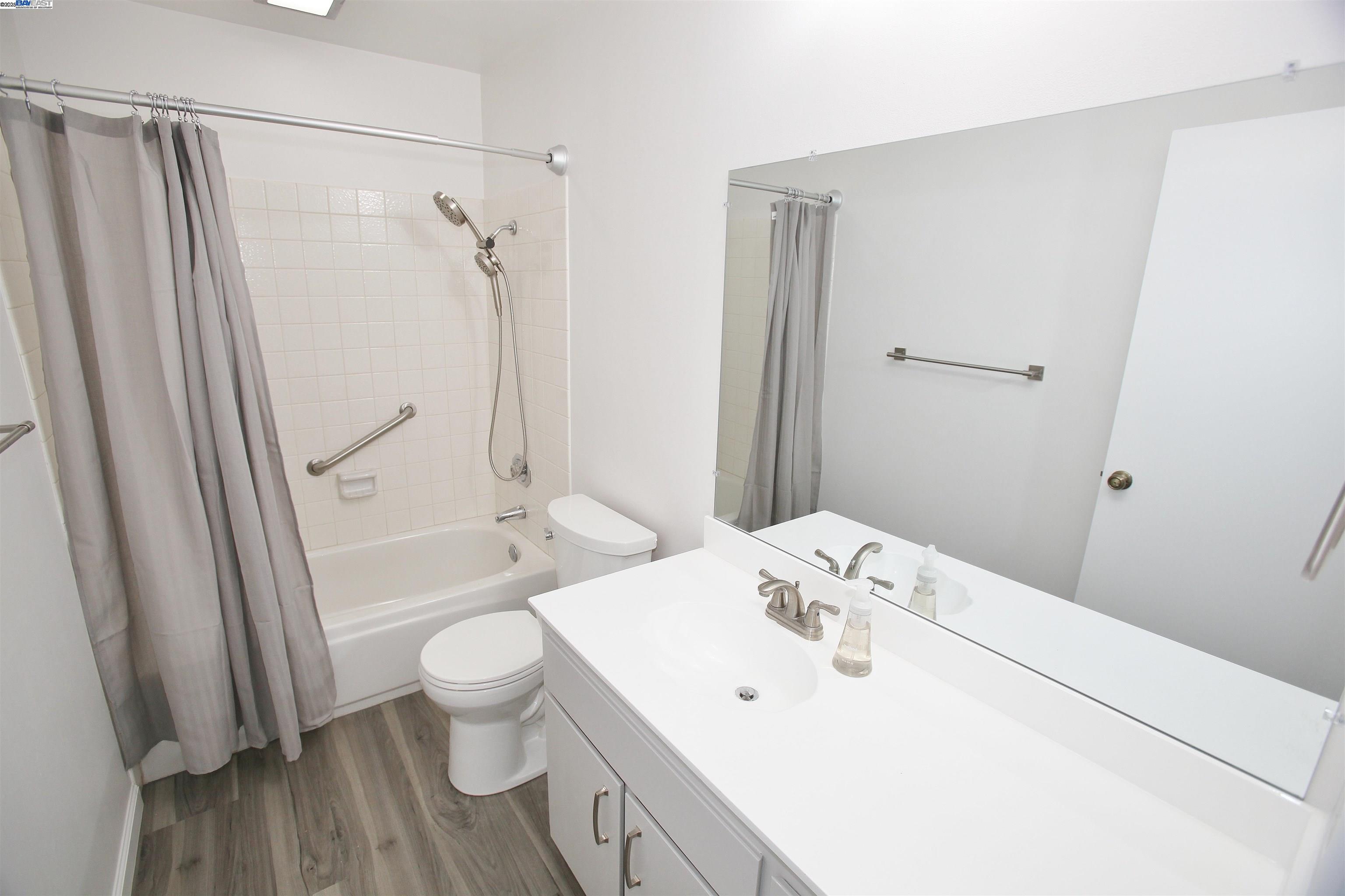 Detail Gallery Image 11 of 19 For 1302 New Hampshire Dr, Concord,  CA 94521 - 4 Beds | 2 Baths