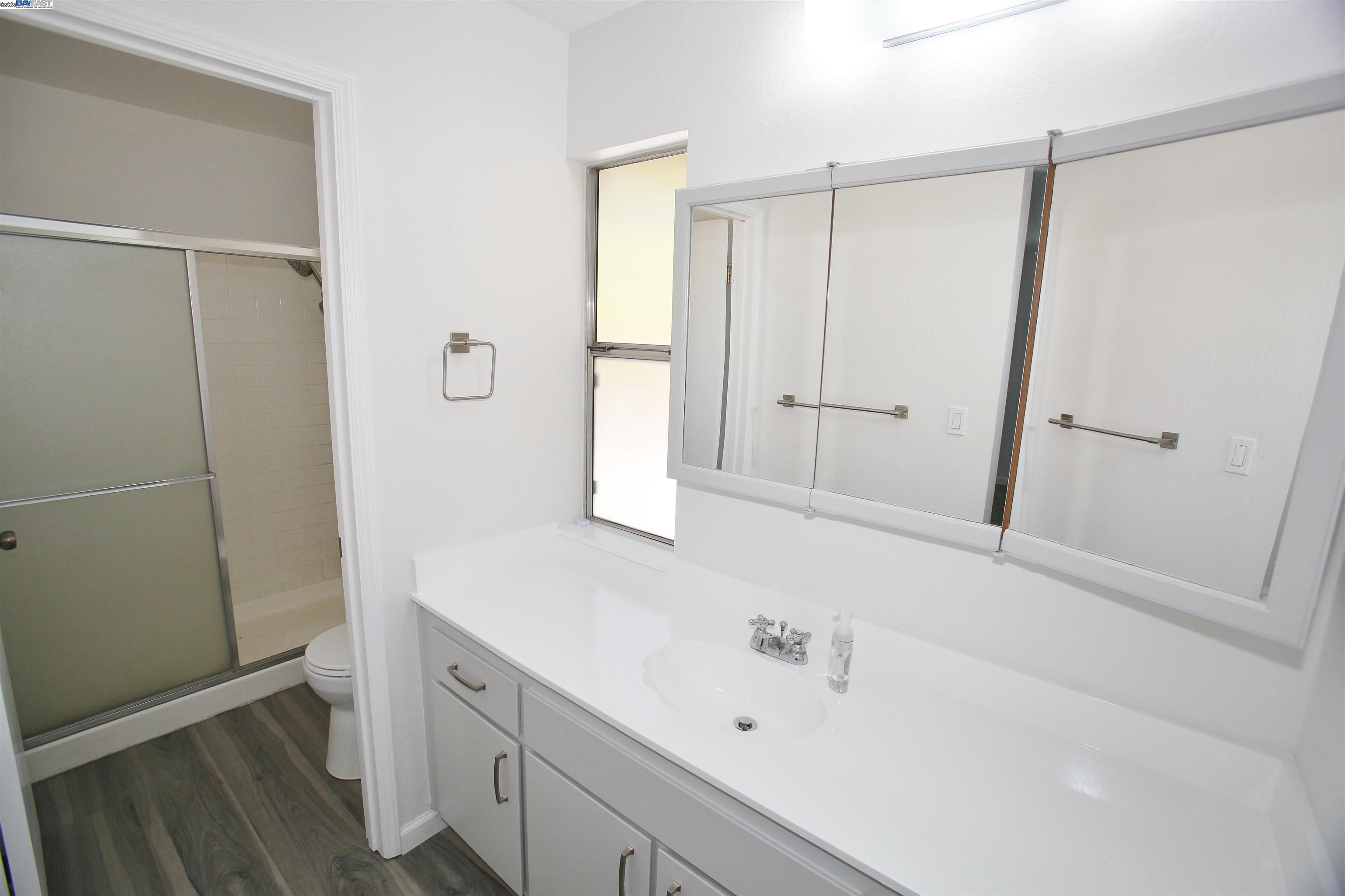 Detail Gallery Image 14 of 19 For 1302 New Hampshire Dr, Concord,  CA 94521 - 4 Beds | 2 Baths