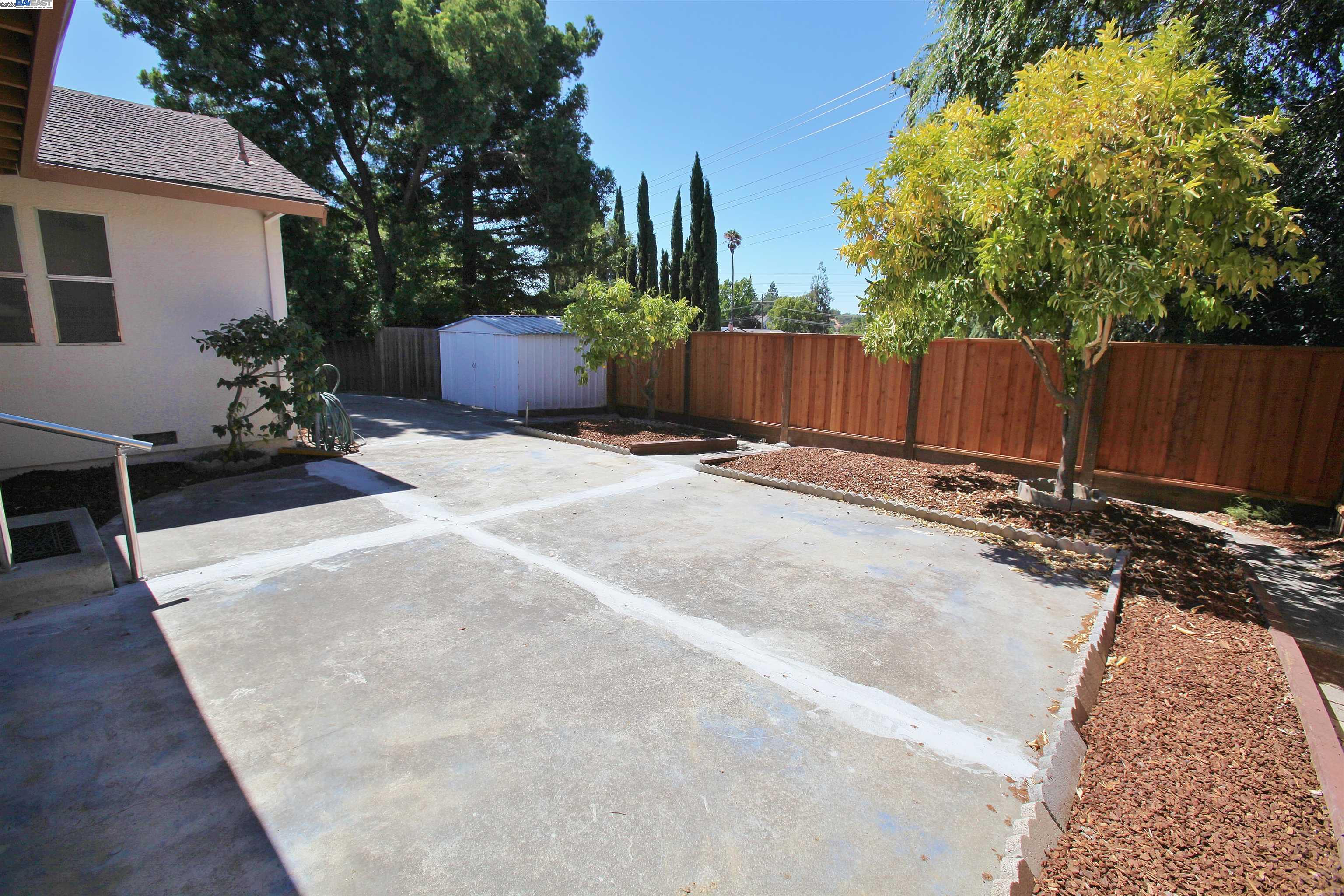 Detail Gallery Image 16 of 19 For 1302 New Hampshire Dr, Concord,  CA 94521 - 4 Beds | 2 Baths