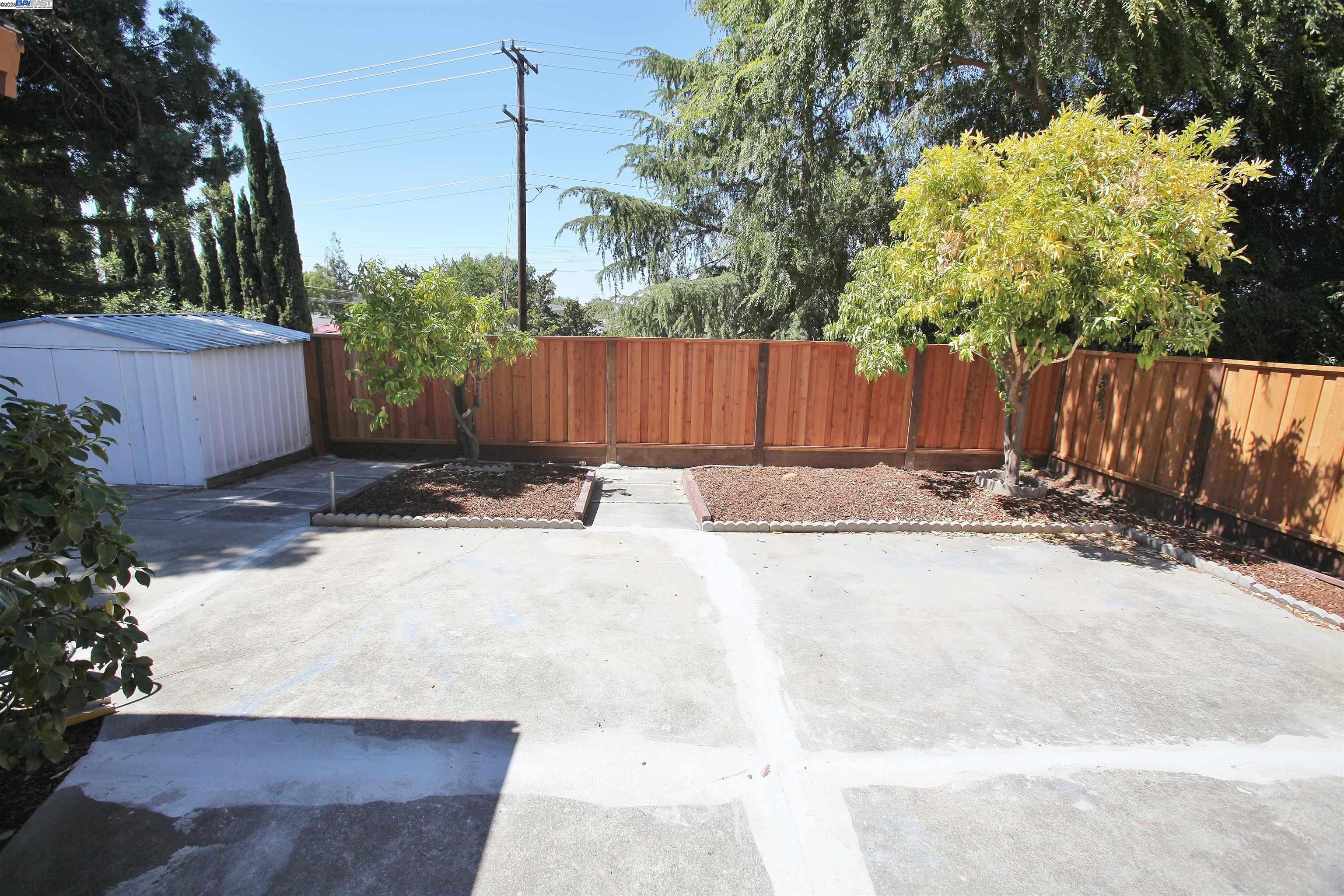 Detail Gallery Image 18 of 19 For 1302 New Hampshire Dr, Concord,  CA 94521 - 4 Beds | 2 Baths