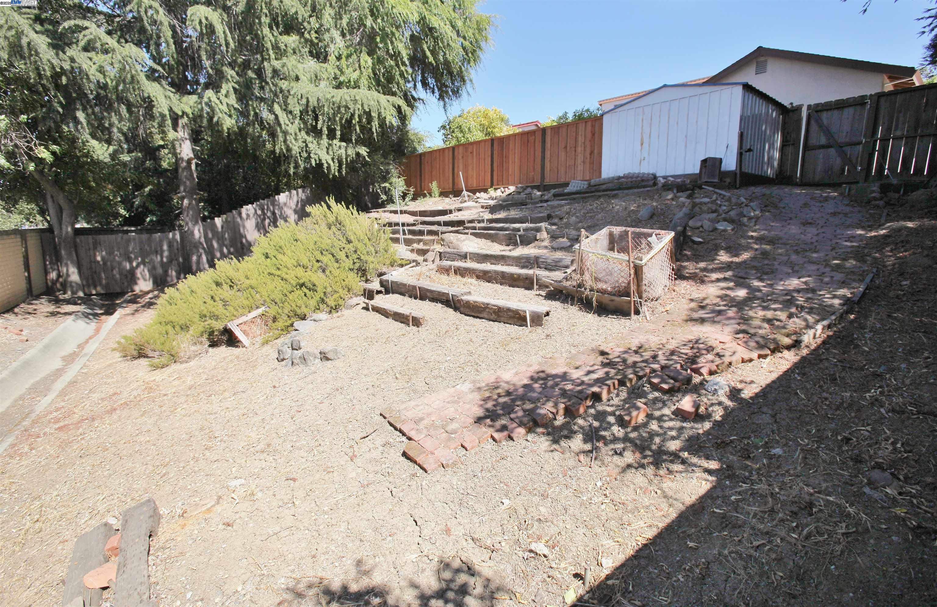 Detail Gallery Image 19 of 19 For 1302 New Hampshire Dr, Concord,  CA 94521 - 4 Beds | 2 Baths