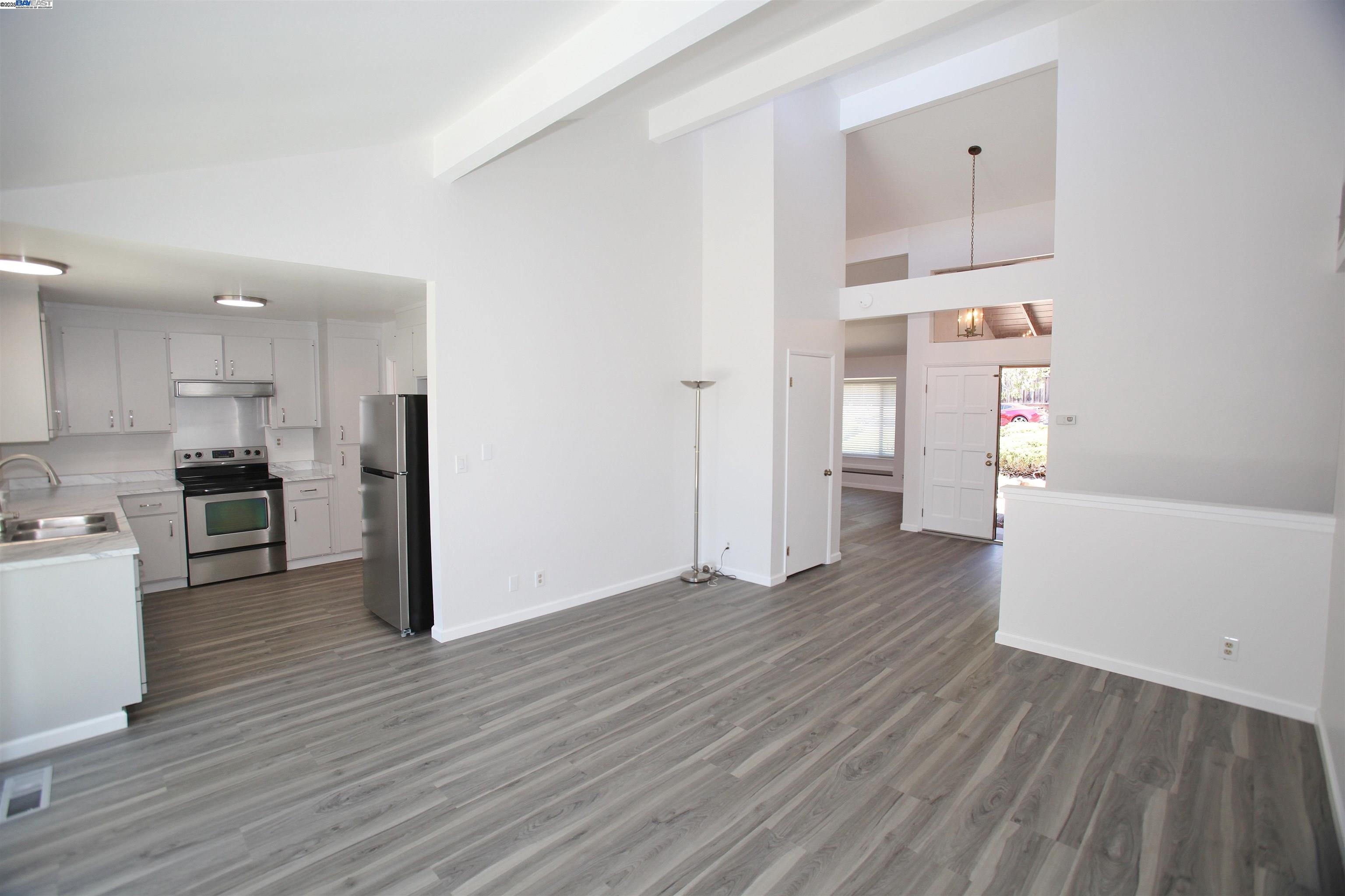Detail Gallery Image 6 of 19 For 1302 New Hampshire Dr, Concord,  CA 94521 - 4 Beds | 2 Baths