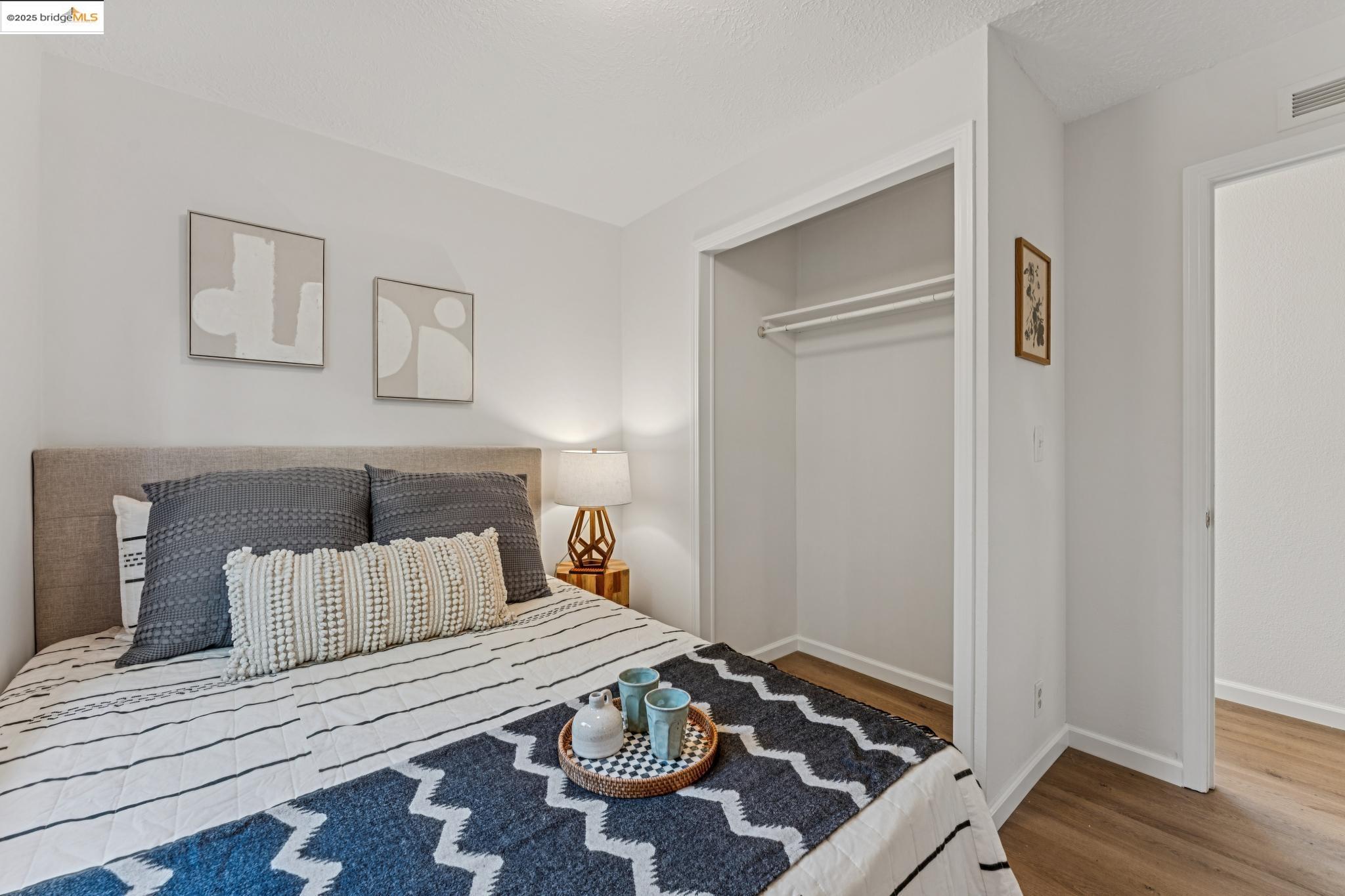 Detail Gallery Image 26 of 40 For 350 Henry St, Oakland,  CA 94607 - 3 Beds | 2 Baths