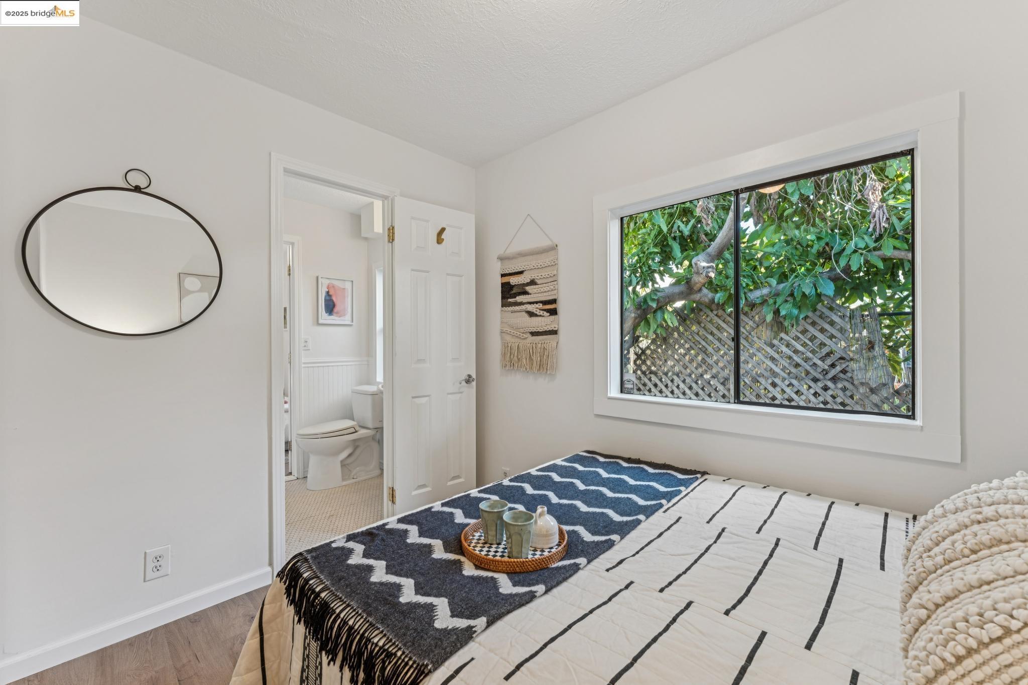 Detail Gallery Image 27 of 40 For 350 Henry St, Oakland,  CA 94607 - 3 Beds | 2 Baths