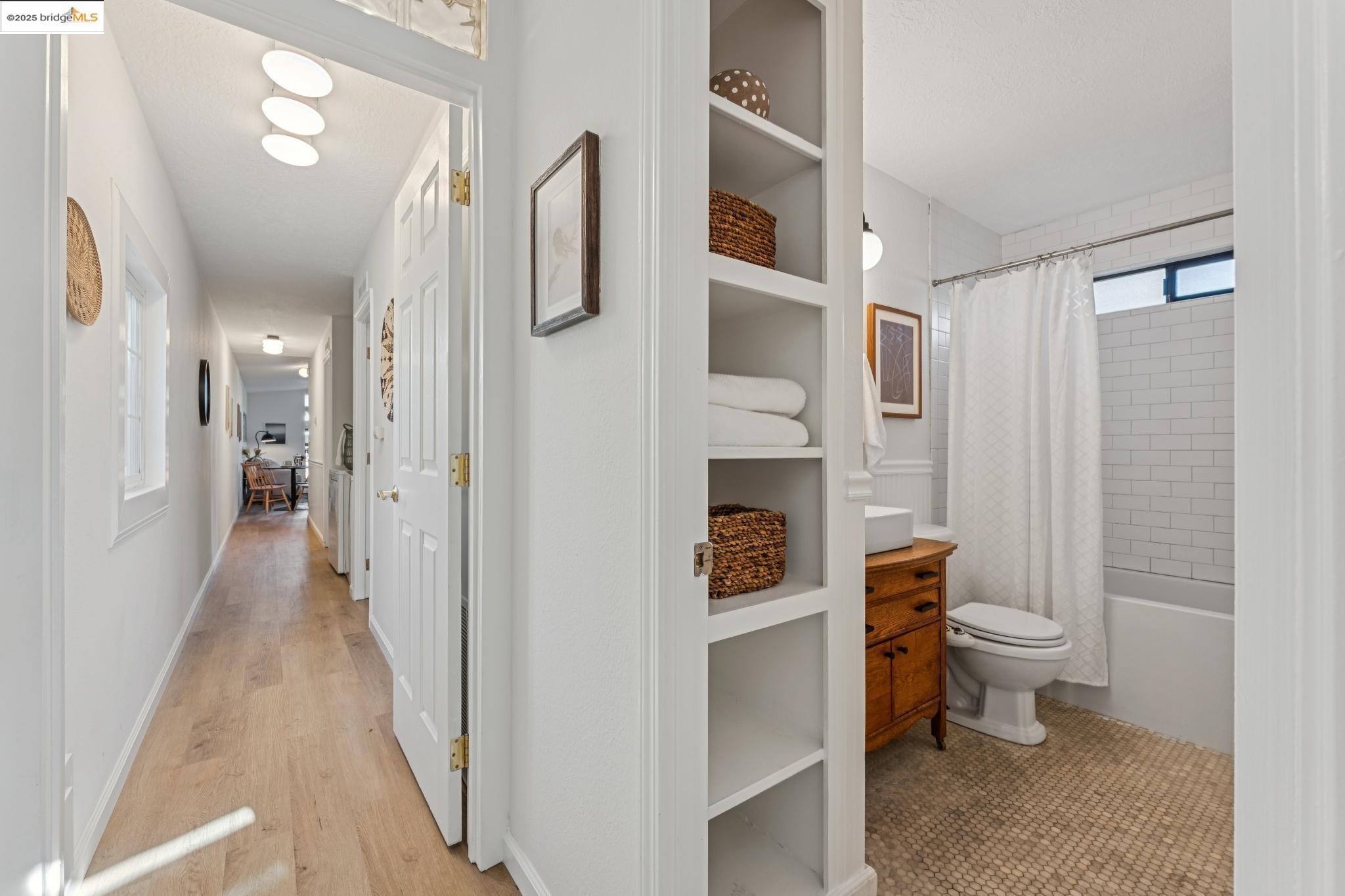 Detail Gallery Image 28 of 40 For 350 Henry St, Oakland,  CA 94607 - 3 Beds | 2 Baths