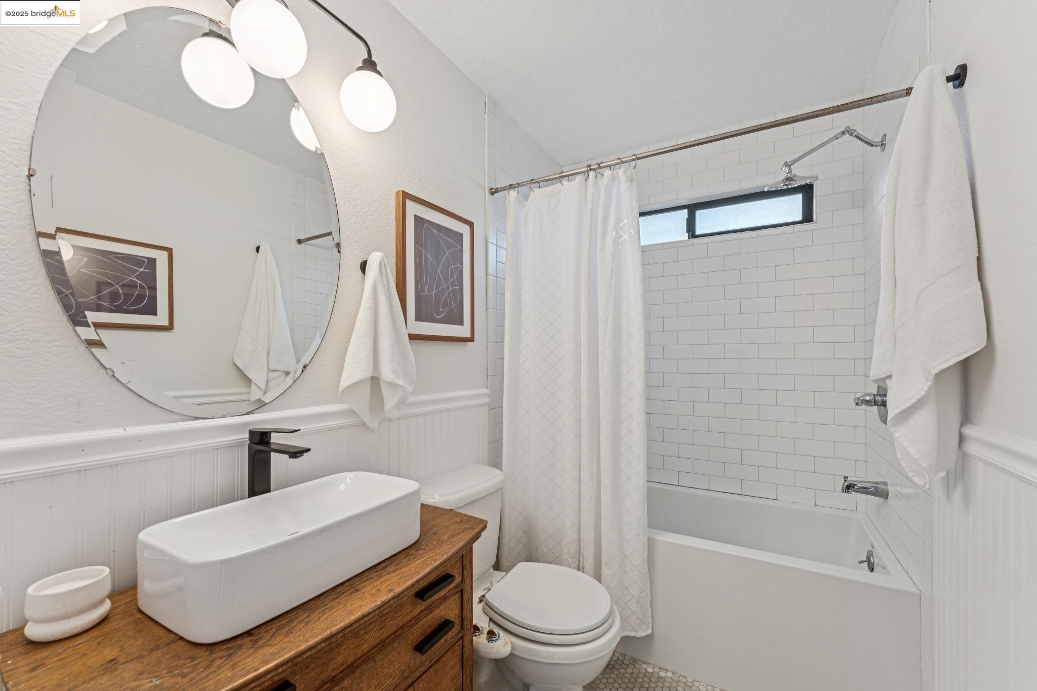 Detail Gallery Image 29 of 40 For 350 Henry St, Oakland,  CA 94607 - 3 Beds | 2 Baths