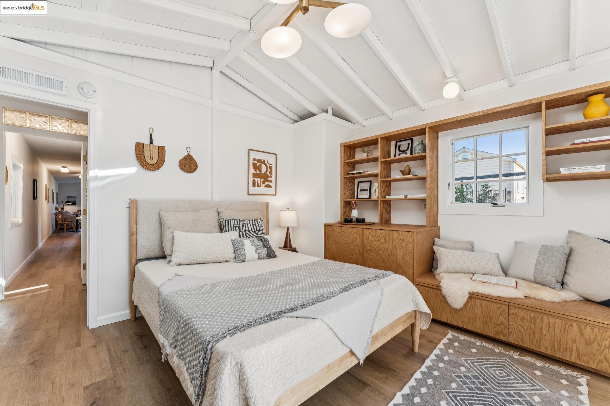 Detail Gallery Image 31 of 40 For 350 Henry St, Oakland,  CA 94607 - 3 Beds | 2 Baths