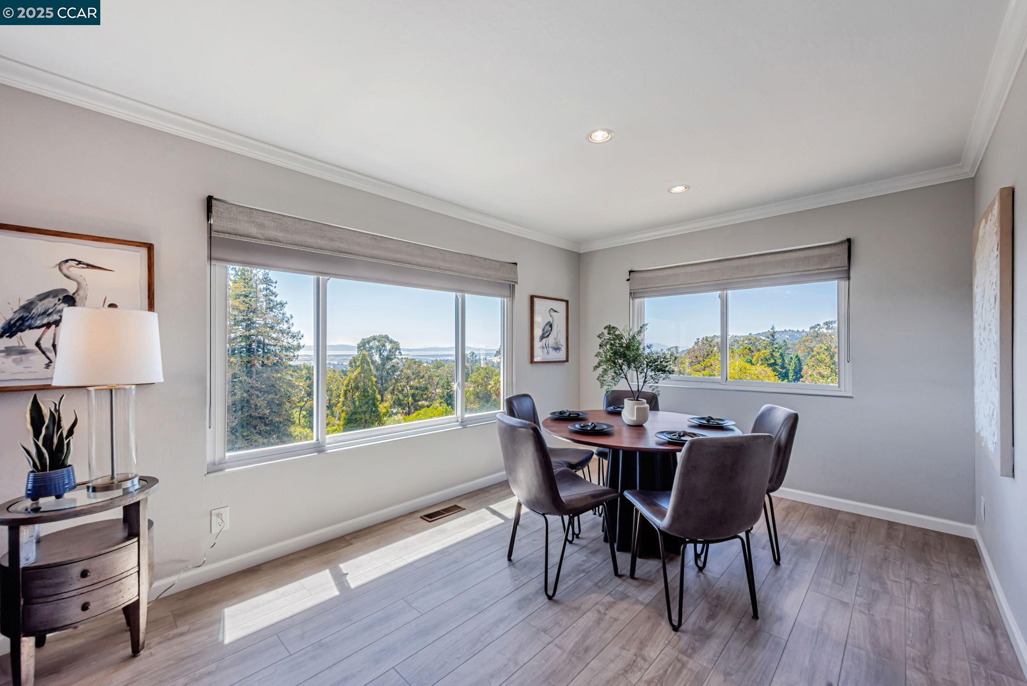 Detail Gallery Image 16 of 52 For 10540 Englewood Dr, Oakland,  CA 94605 - 3 Beds | 2 Baths