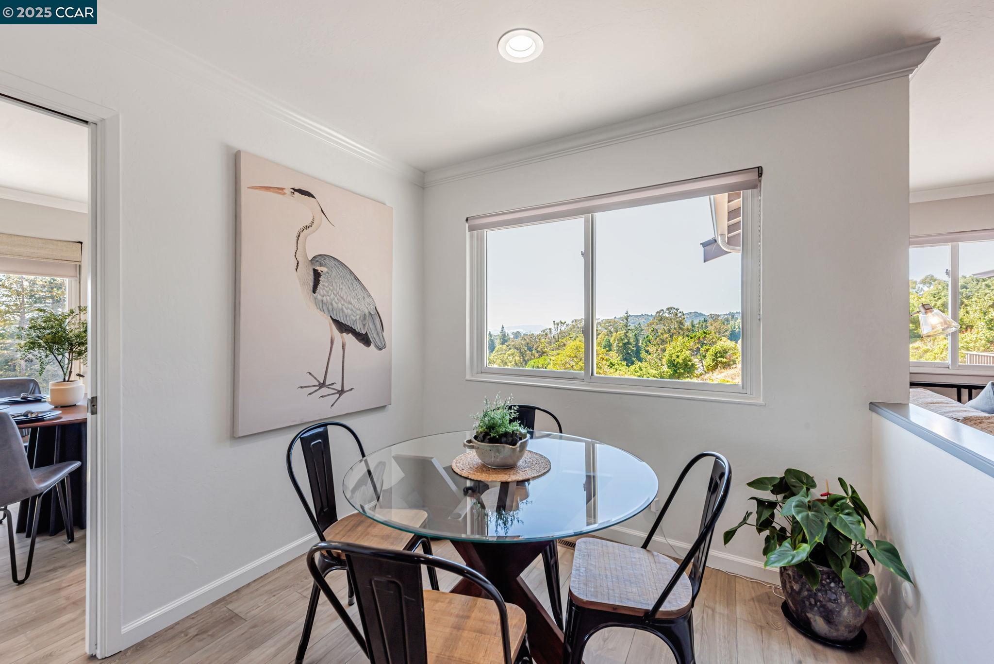 Detail Gallery Image 22 of 52 For 10540 Englewood Dr, Oakland,  CA 94605 - 3 Beds | 2 Baths