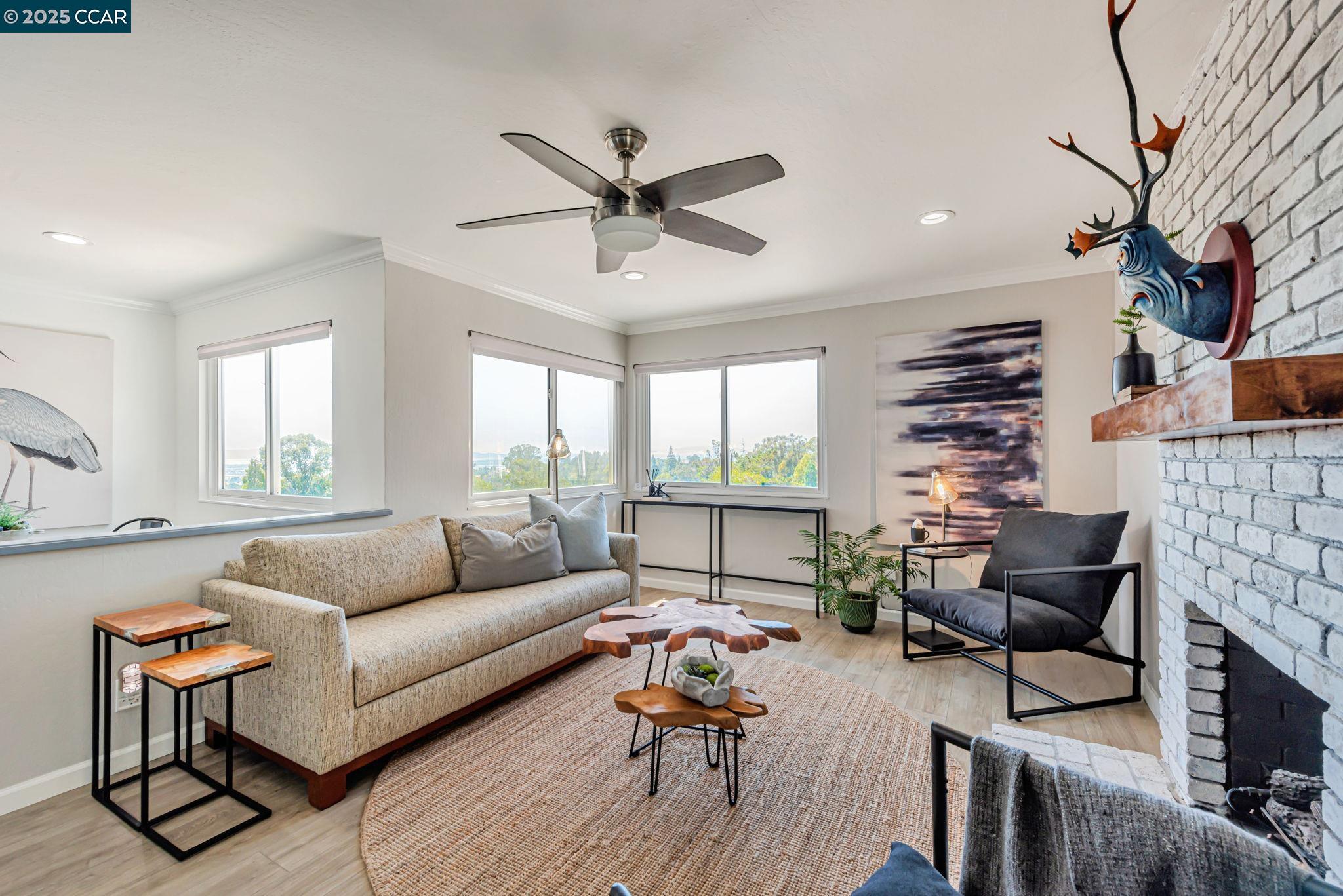 Detail Gallery Image 25 of 52 For 10540 Englewood Dr, Oakland,  CA 94605 - 3 Beds | 2 Baths