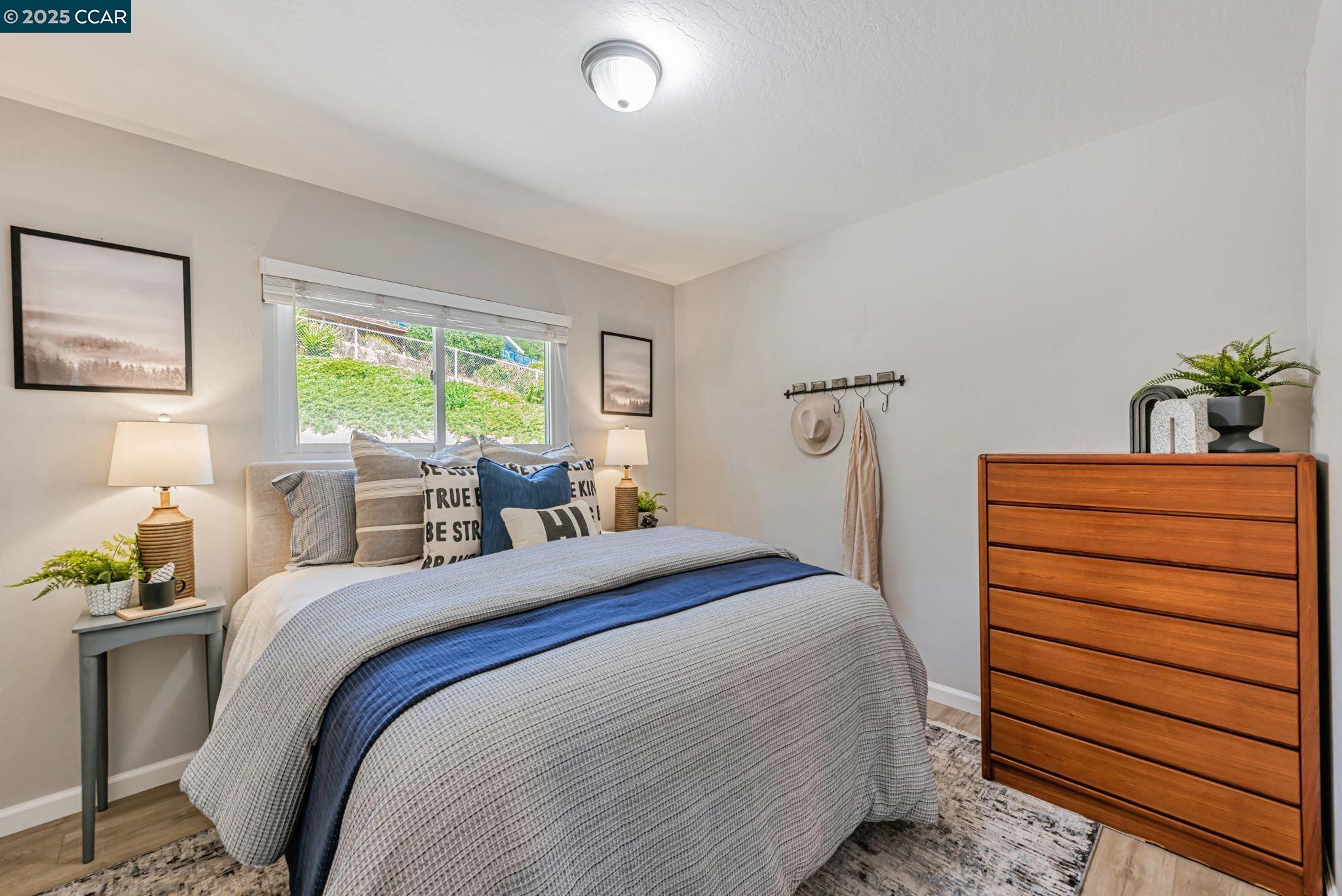 Detail Gallery Image 29 of 52 For 10540 Englewood Dr, Oakland,  CA 94605 - 3 Beds | 2 Baths