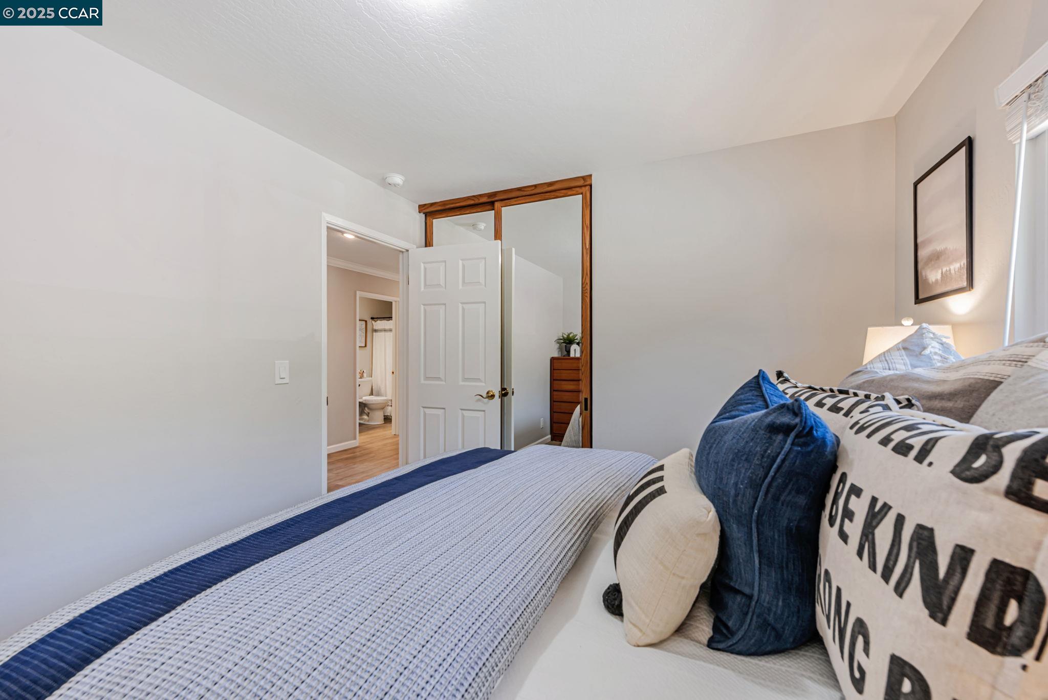 Detail Gallery Image 30 of 52 For 10540 Englewood Dr, Oakland,  CA 94605 - 3 Beds | 2 Baths
