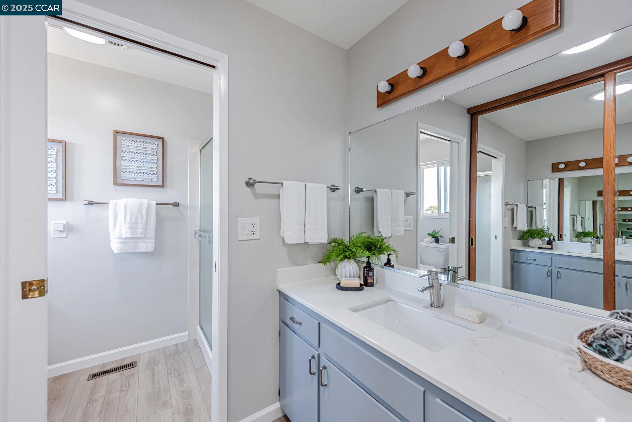 Detail Gallery Image 34 of 52 For 10540 Englewood Dr, Oakland,  CA 94605 - 3 Beds | 2 Baths