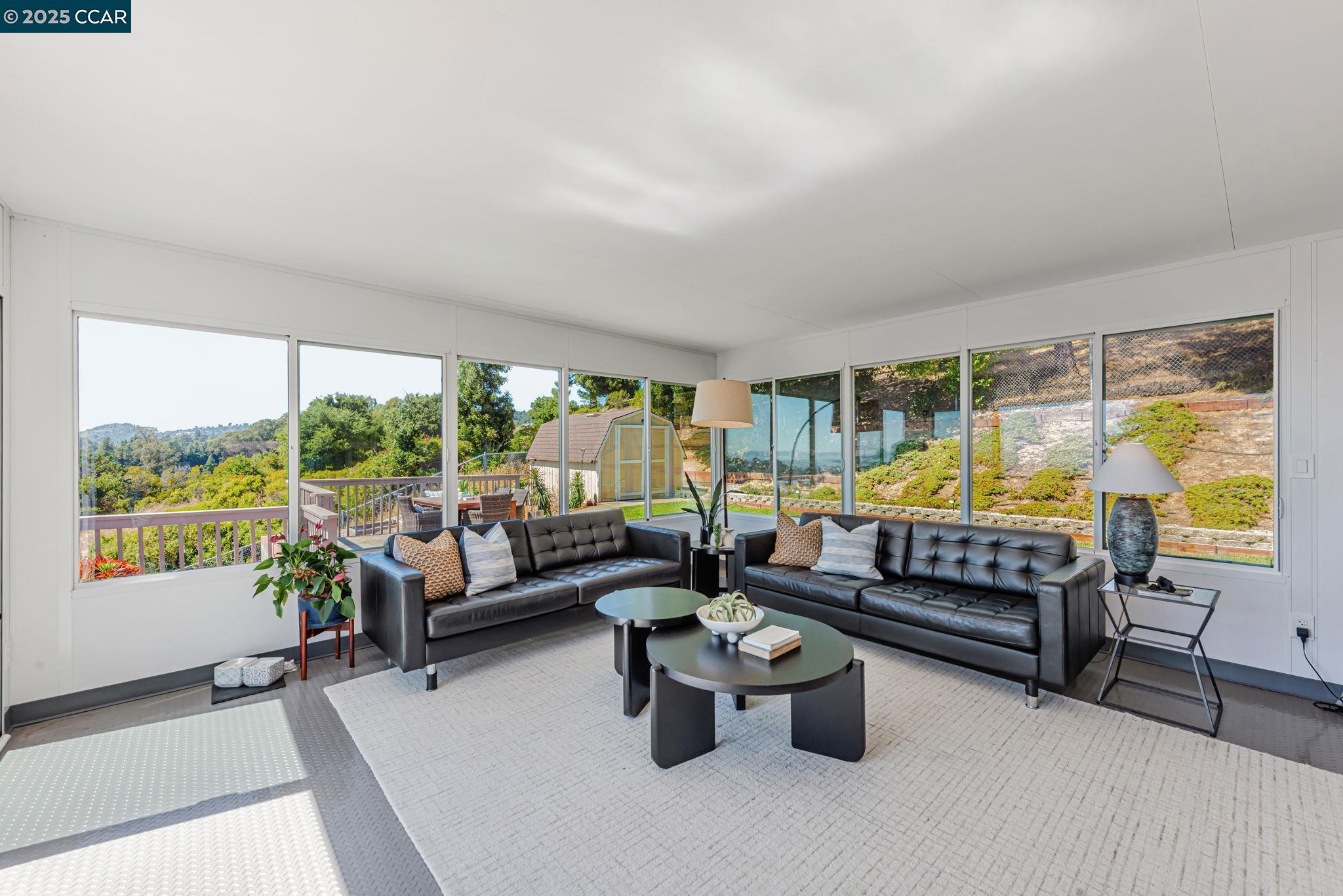 Detail Gallery Image 38 of 52 For 10540 Englewood Dr, Oakland,  CA 94605 - 3 Beds | 2 Baths
