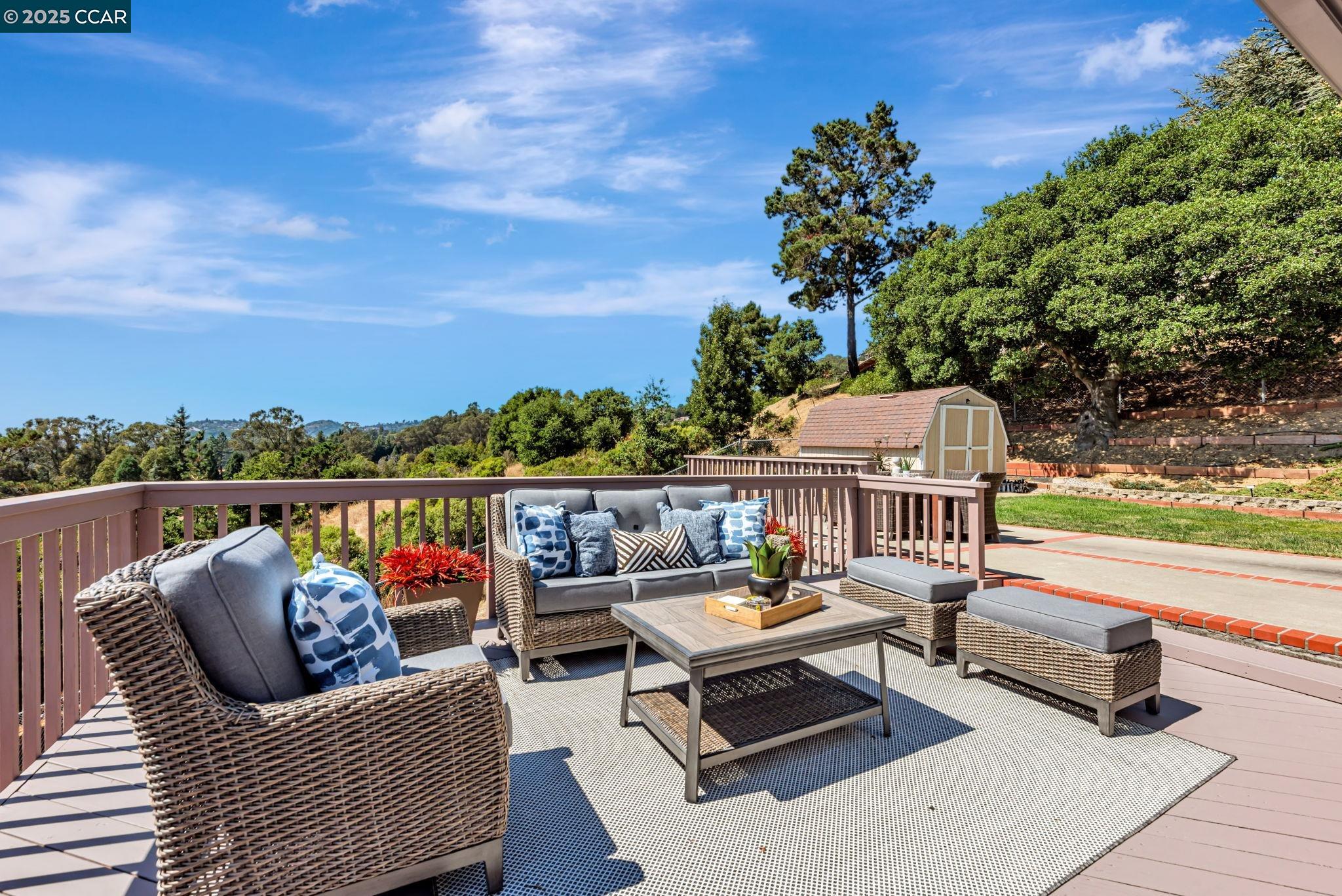 Detail Gallery Image 42 of 52 For 10540 Englewood Dr, Oakland,  CA 94605 - 3 Beds | 2 Baths