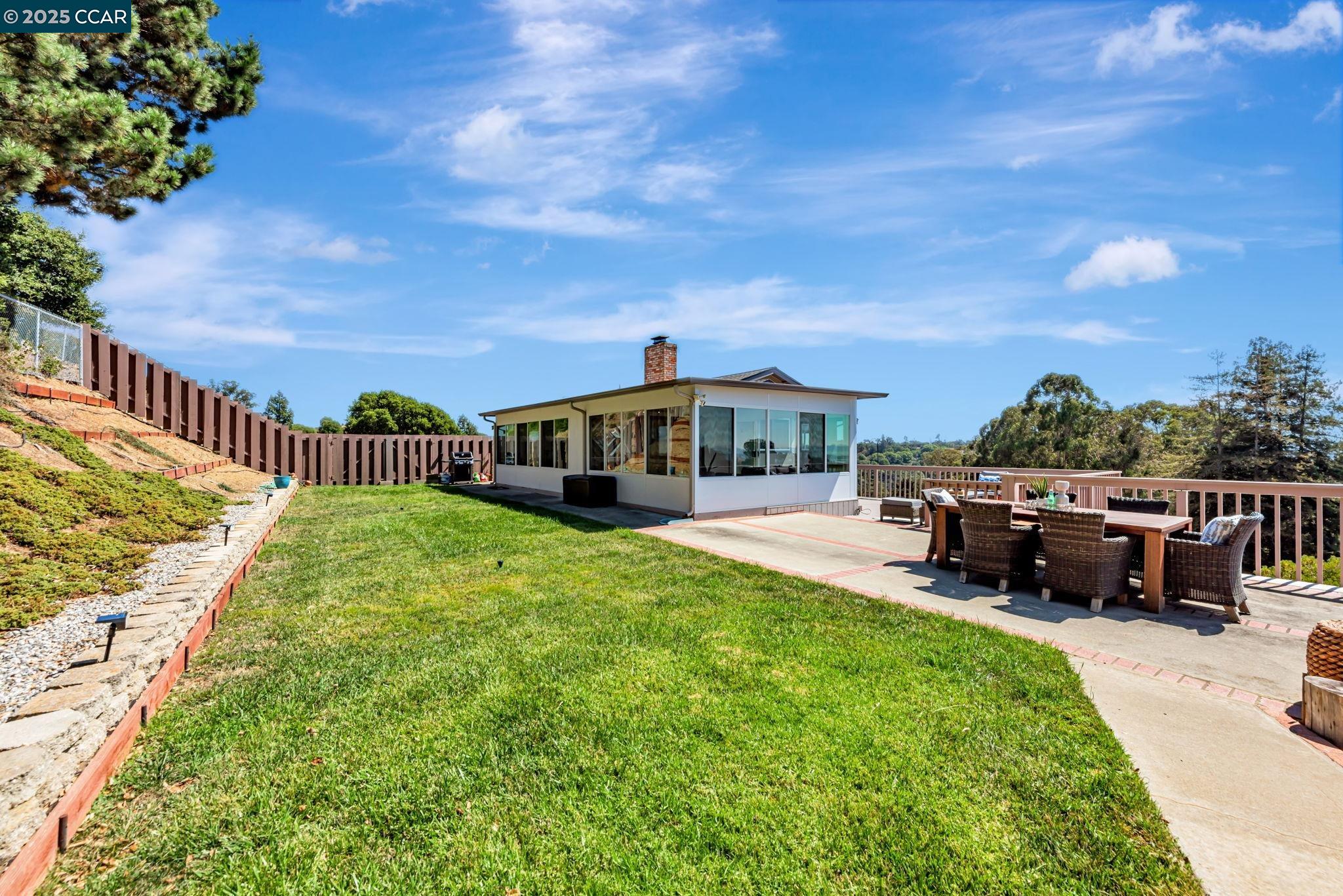 Detail Gallery Image 44 of 52 For 10540 Englewood Dr, Oakland,  CA 94605 - 3 Beds | 2 Baths