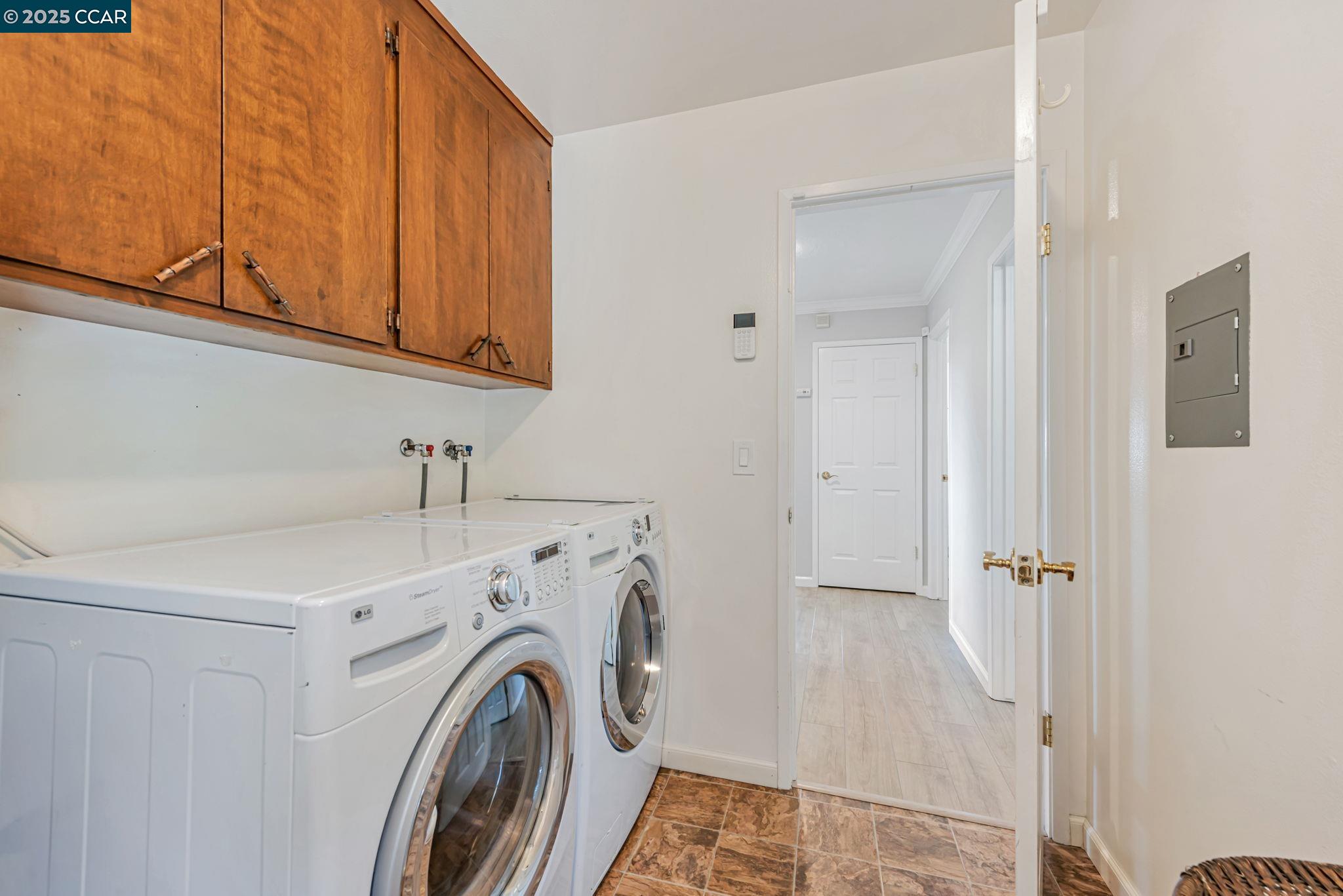 Detail Gallery Image 45 of 52 For 10540 Englewood Dr, Oakland,  CA 94605 - 3 Beds | 2 Baths