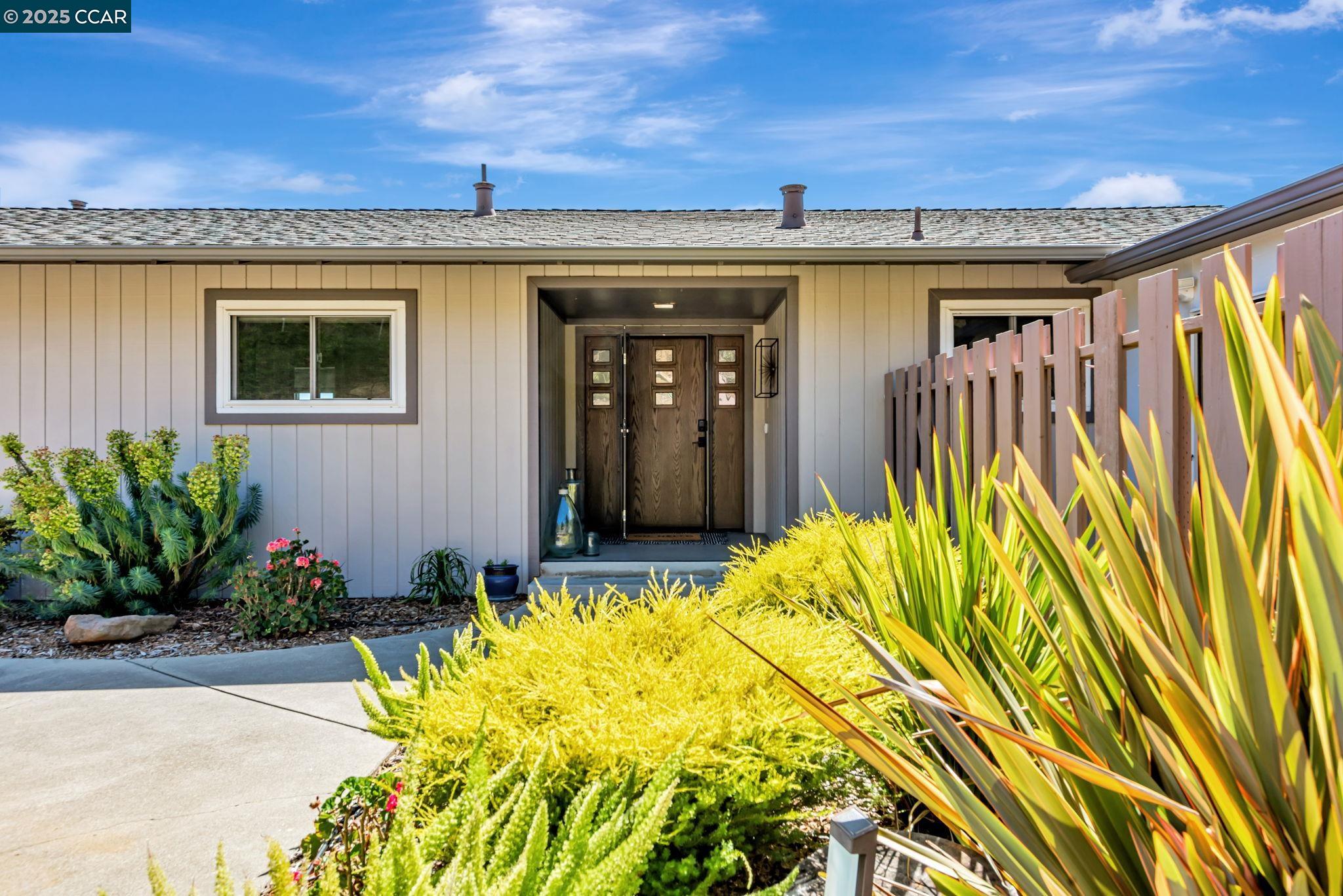 Detail Gallery Image 48 of 52 For 10540 Englewood Dr, Oakland,  CA 94605 - 3 Beds | 2 Baths