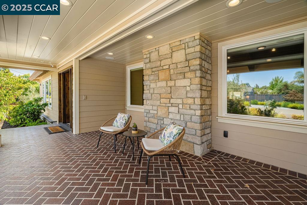 Detail Gallery Image 4 of 60 For 221 El Sobrante Dr, Danville,  CA 94526 - 4 Beds | 6 Baths