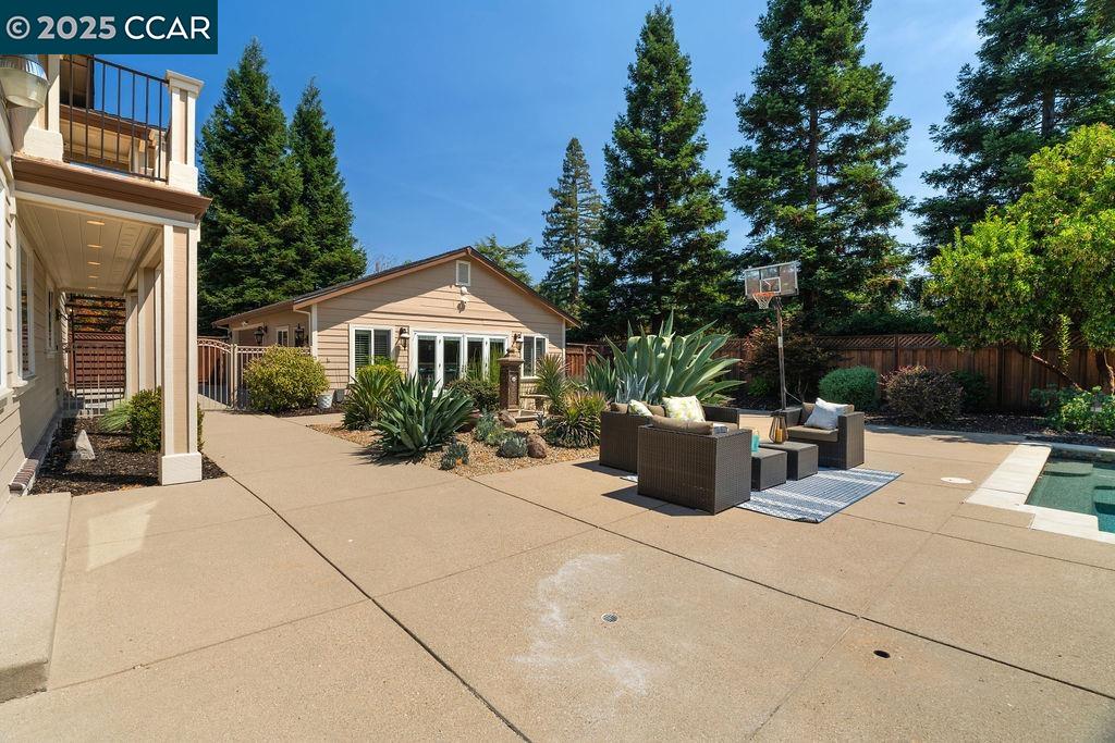 Detail Gallery Image 52 of 60 For 221 El Sobrante Dr, Danville,  CA 94526 - 4 Beds | 6 Baths