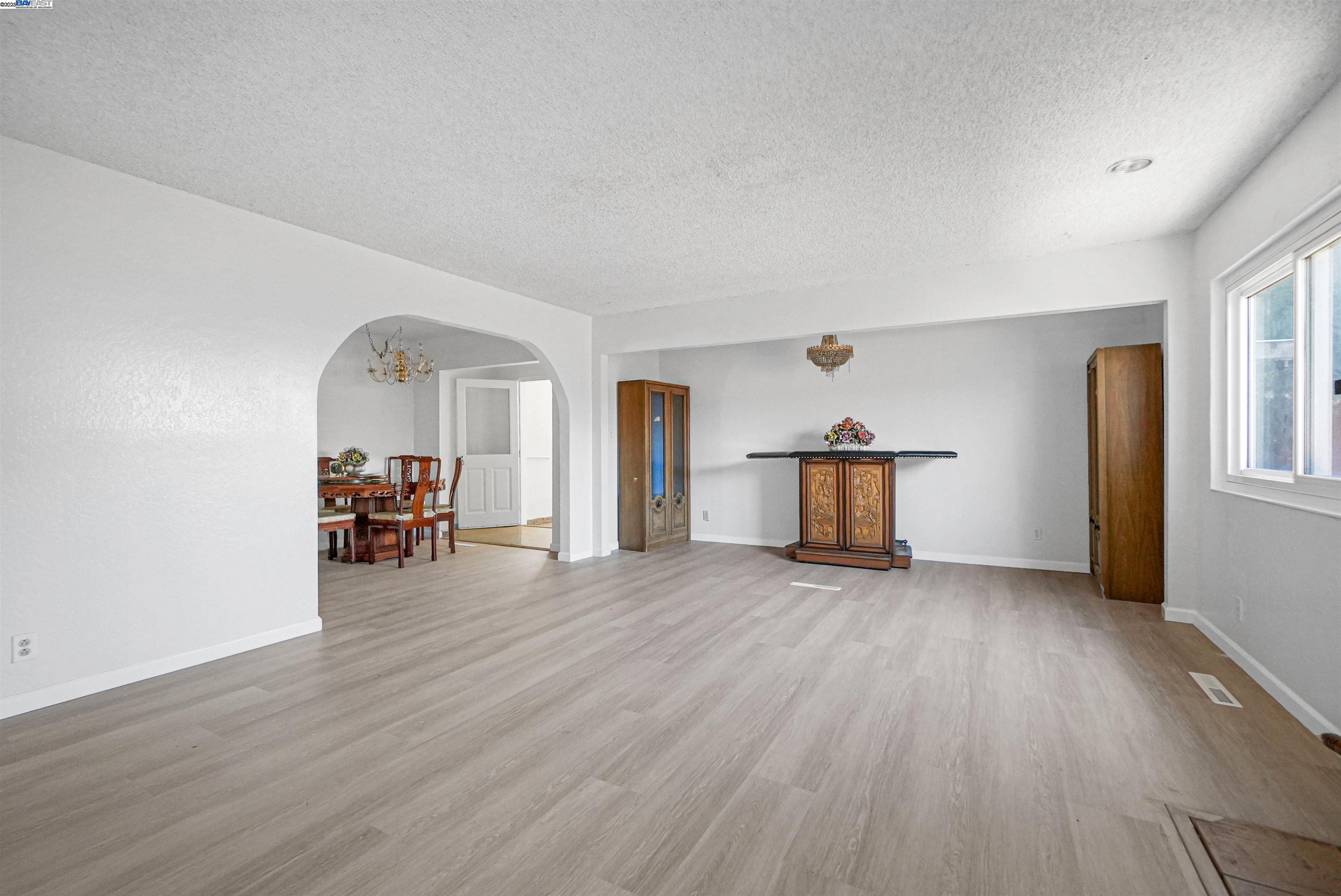 Detail Gallery Image 15 of 56 For 512 Teasdale Pl, Hayward,  CA 94544 - 6 Beds | 3 Baths
