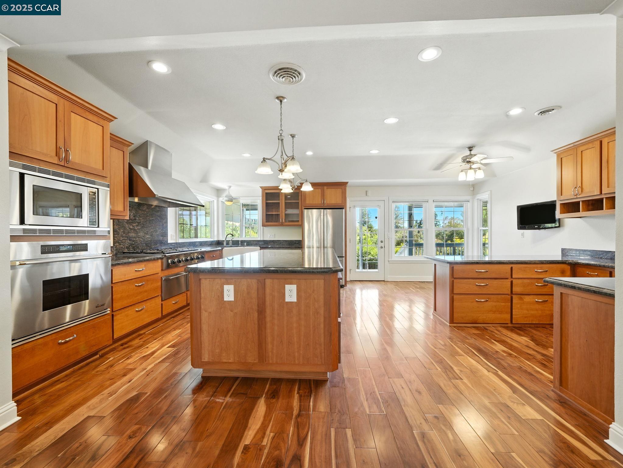 Detail Gallery Image 2 of 41 For 234 Acacia Ln, Alamo,  CA 94507 - 3 Beds | 3 Baths