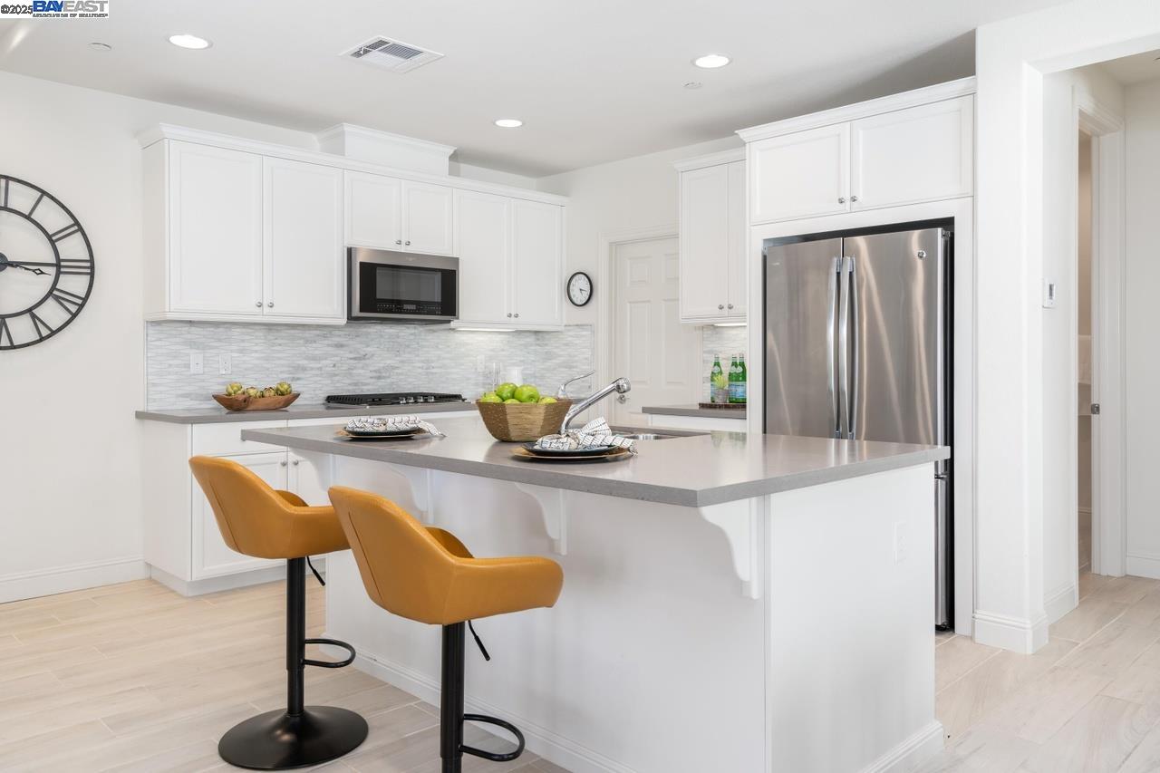 Detail Gallery Image 5 of 24 For 3021 Blackberry Ave, San Ramon,  CA 94582 - 4 Beds | 4 Baths