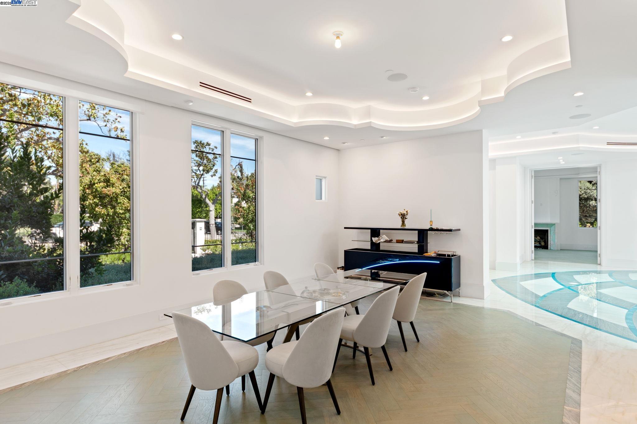 Detail Gallery Image 15 of 60 For 701 N Camden Dr, Beverly Hills,  CA 90210 - 6 Beds | 6/3 Baths