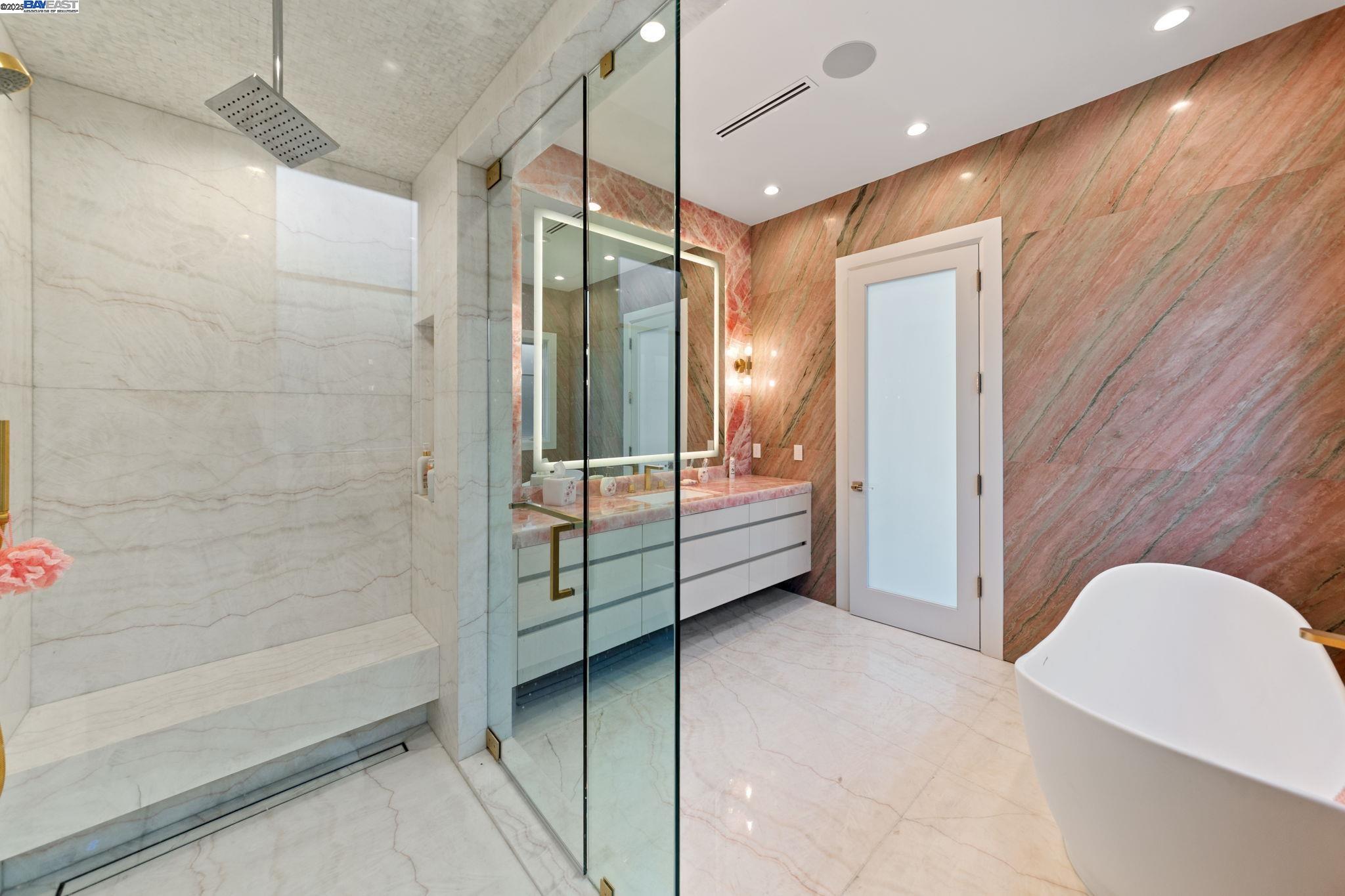 Detail Gallery Image 17 of 60 For 701 N Camden Dr, Beverly Hills,  CA 90210 - 6 Beds | 6/3 Baths