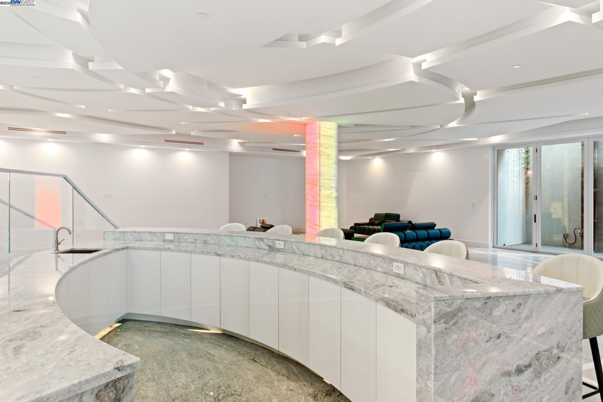 Detail Gallery Image 34 of 60 For 701 N Camden Dr, Beverly Hills,  CA 90210 - 6 Beds | 6/3 Baths
