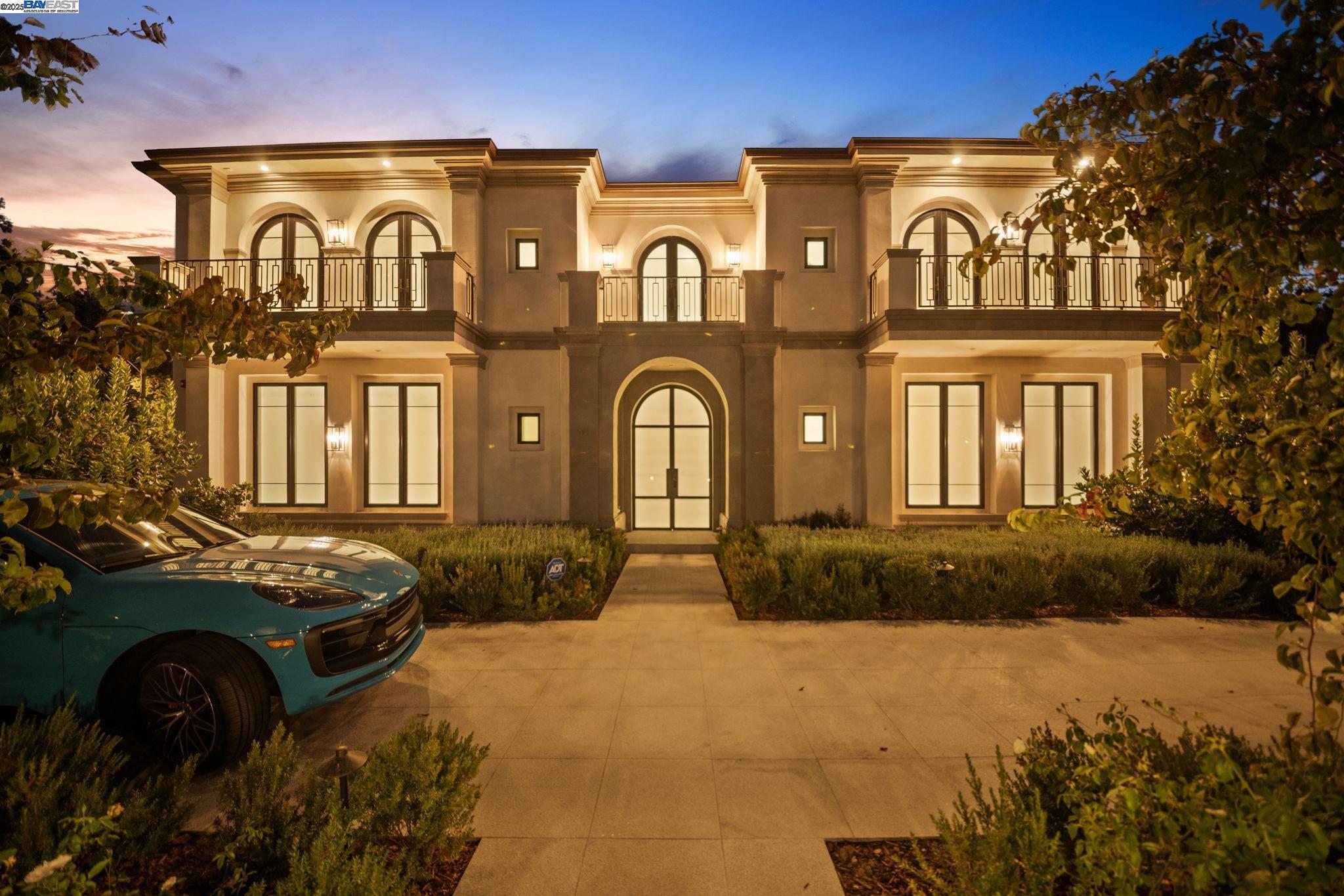 Detail Gallery Image 48 of 60 For 701 N Camden Dr, Beverly Hills,  CA 90210 - 6 Beds | 6/3 Baths