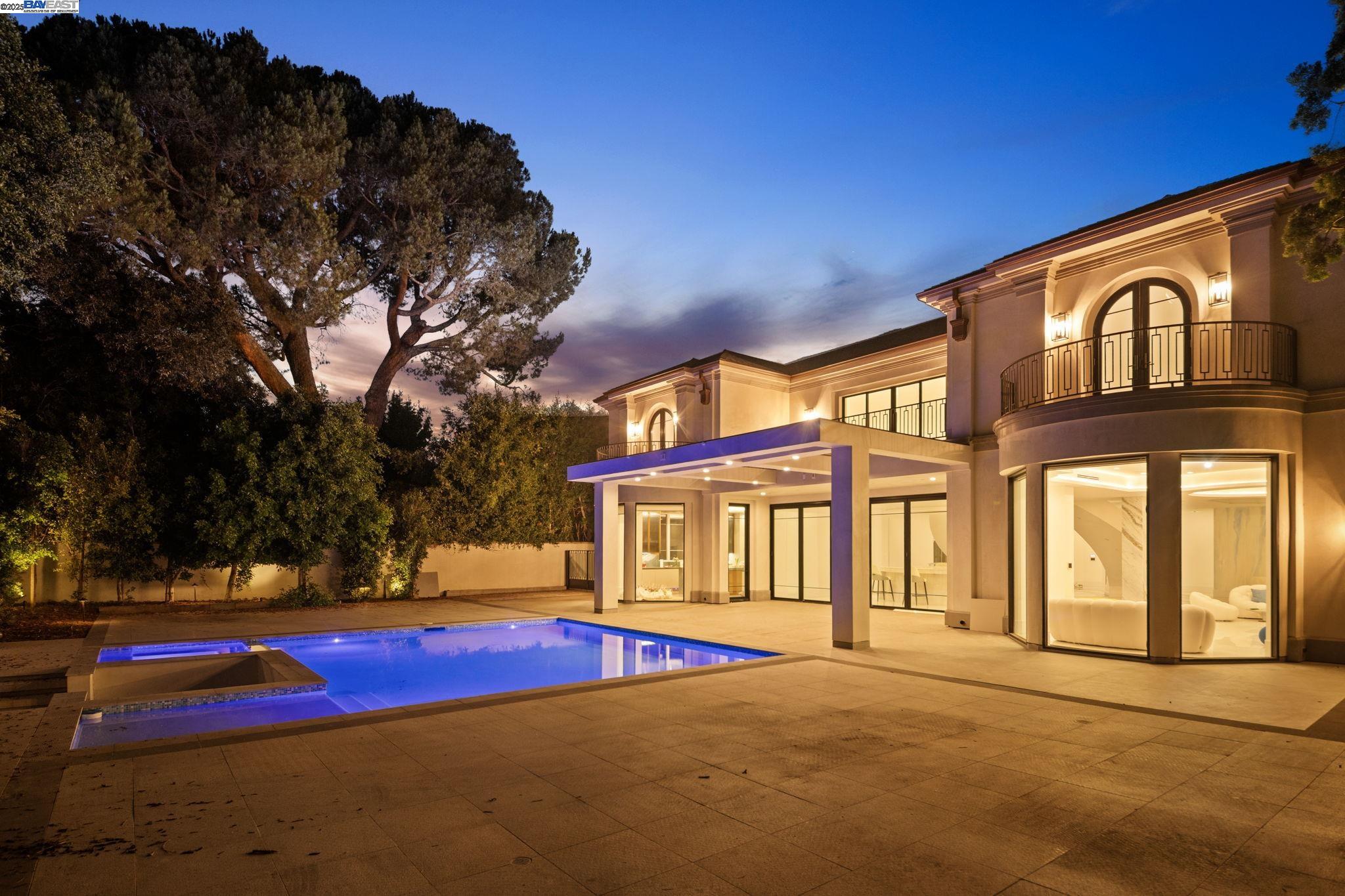 Detail Gallery Image 49 of 60 For 701 N Camden Dr, Beverly Hills,  CA 90210 - 6 Beds | 6/3 Baths