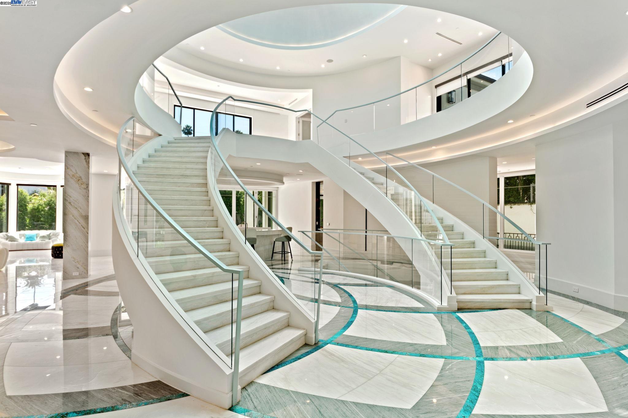 Detail Gallery Image 6 of 60 For 701 N Camden Dr, Beverly Hills,  CA 90210 - 6 Beds | 6/3 Baths